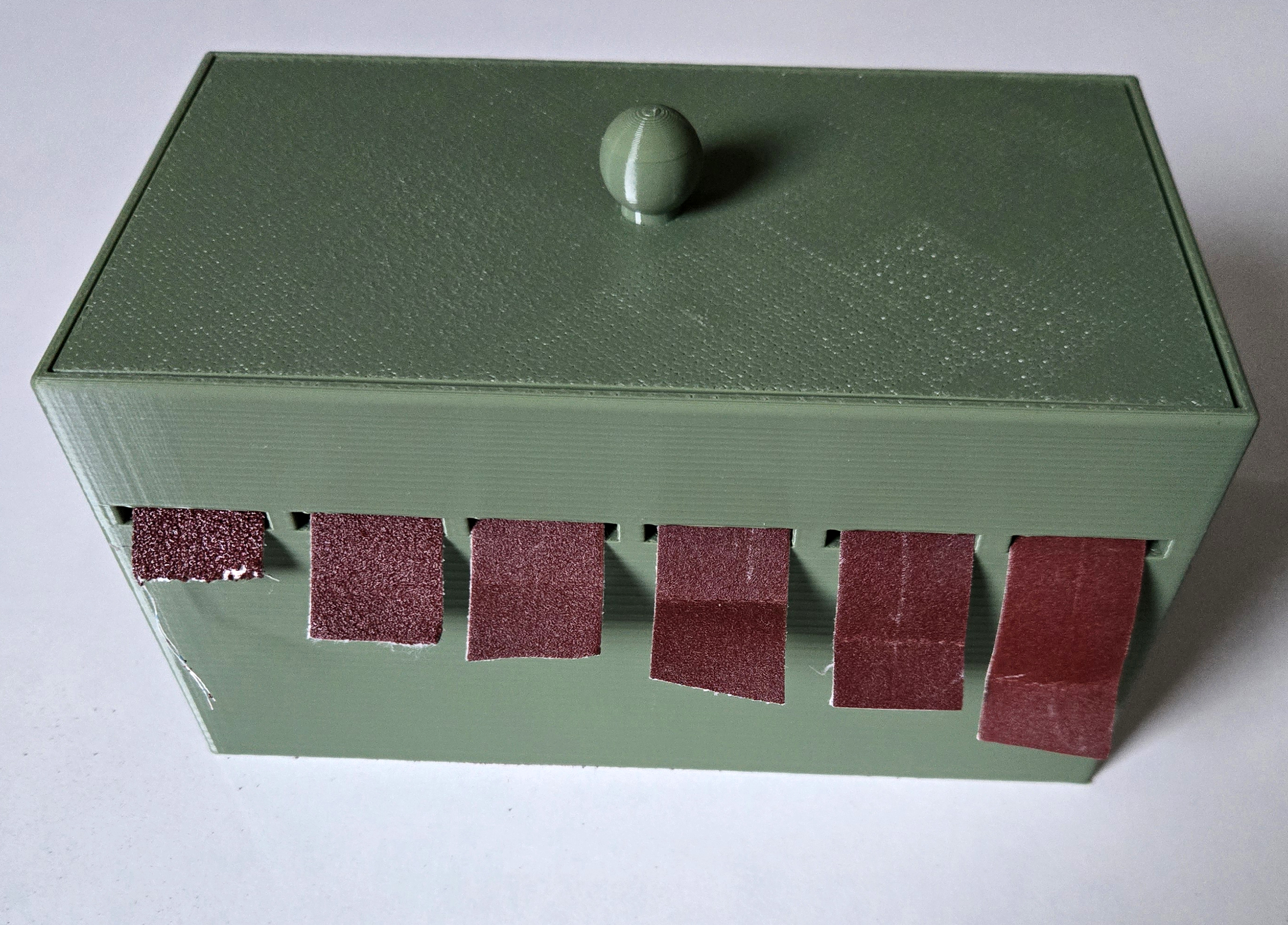 Schleifpapierbox für Schleifpapier mit 25mm breite.