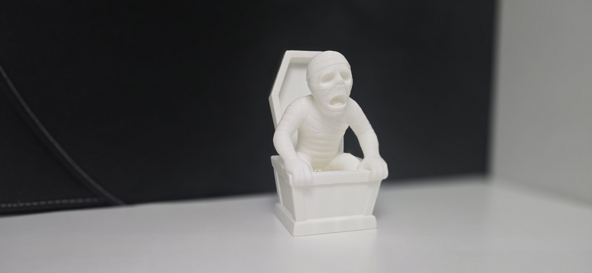 Creeping Mummy in Coffin Figurine