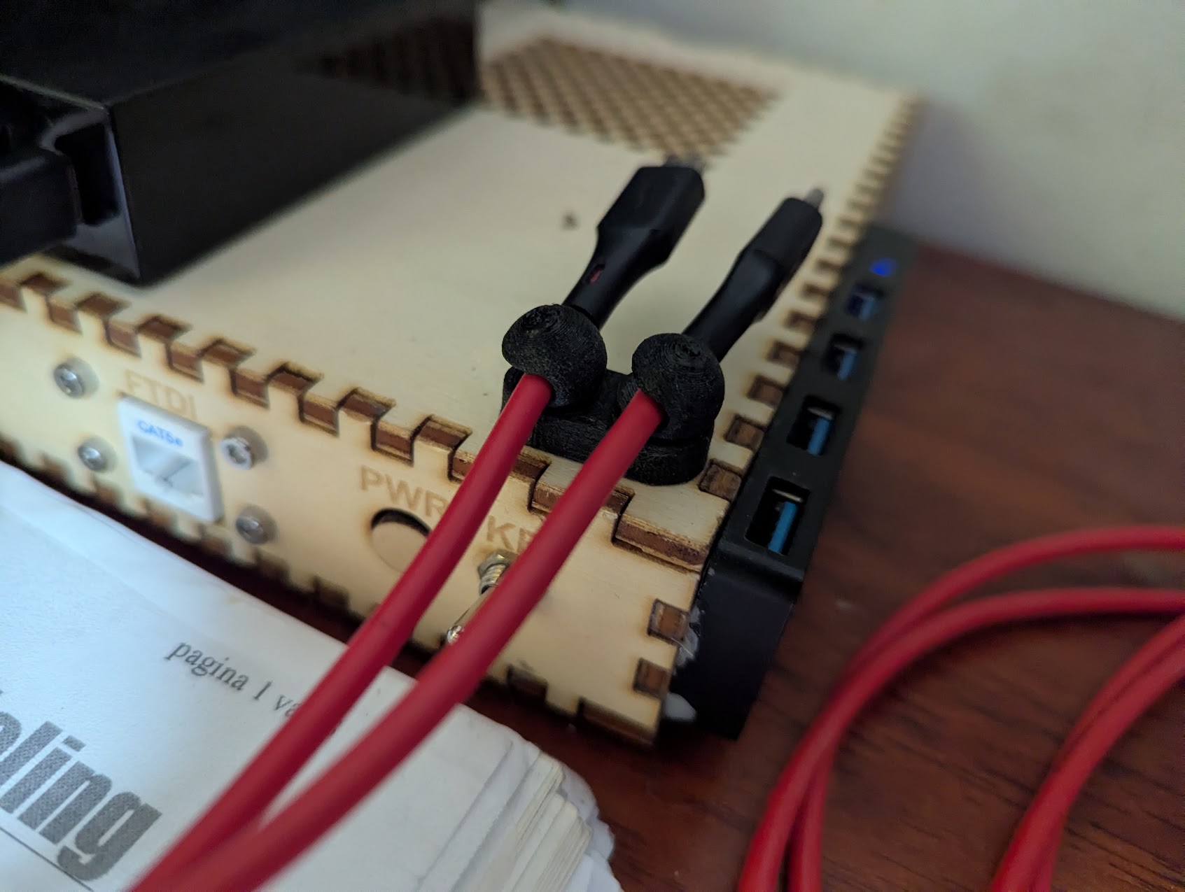 Dual base for Minimalist Magnetic Cord / Cable Holder - 2 x 6mm Gridfinity Magnet