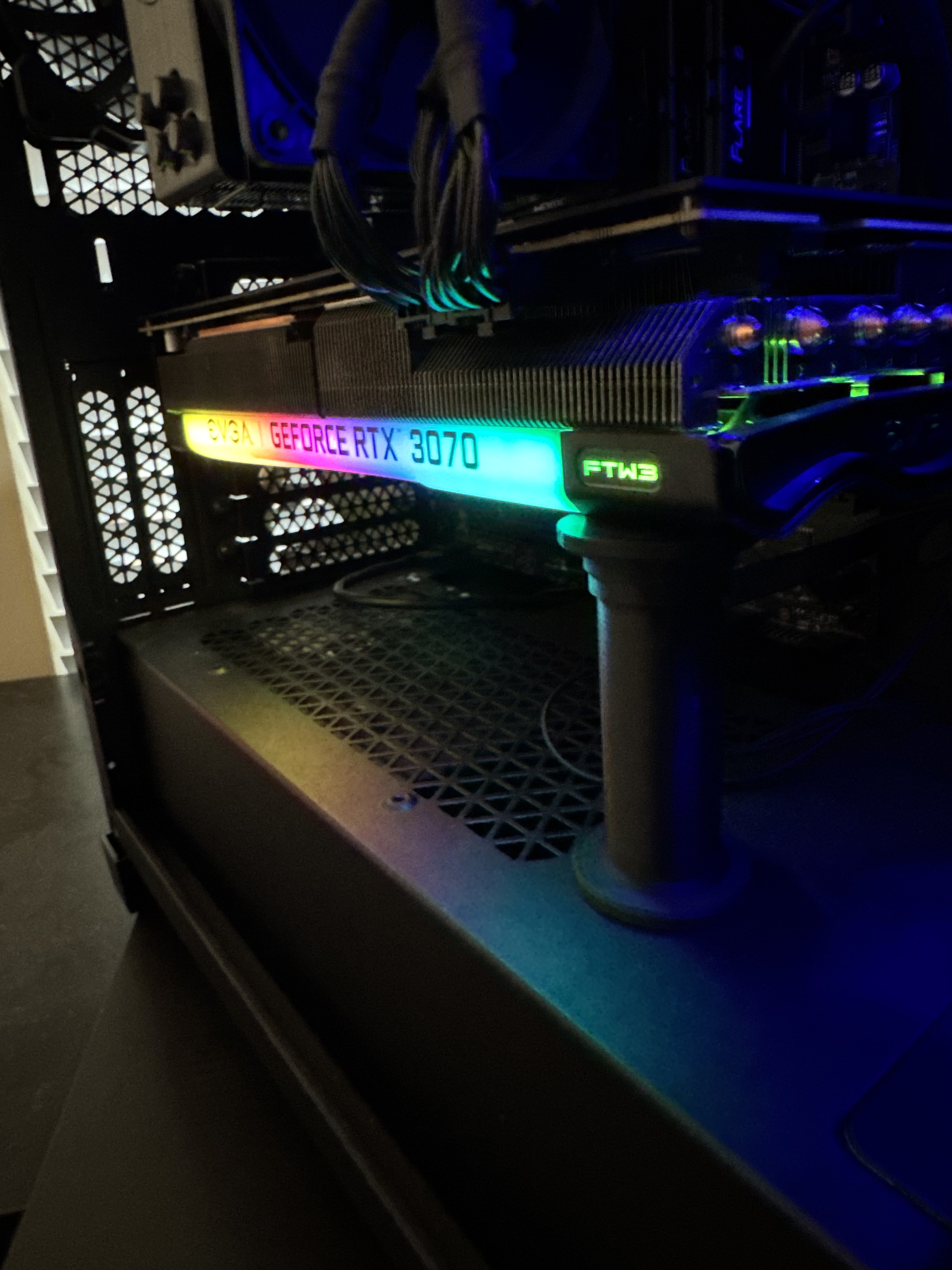 Miniatura 2 do modelo 3D GPU Support Column