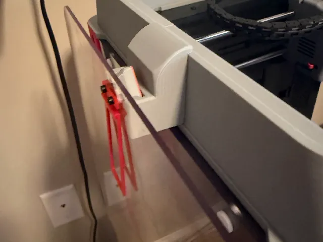 Lid Holder for Minimalistic Enclosure