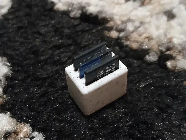 MicroSD card holder