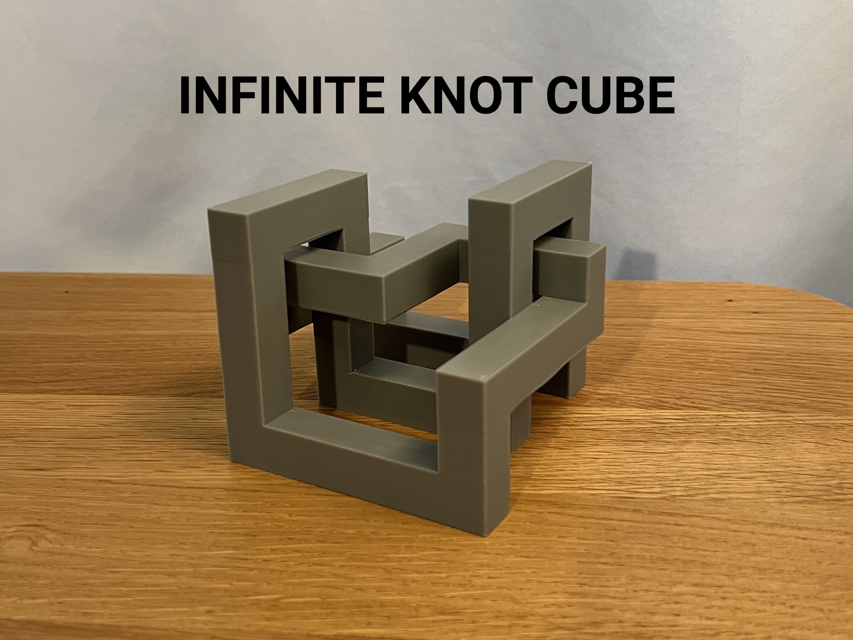 Infinite Knot Cube