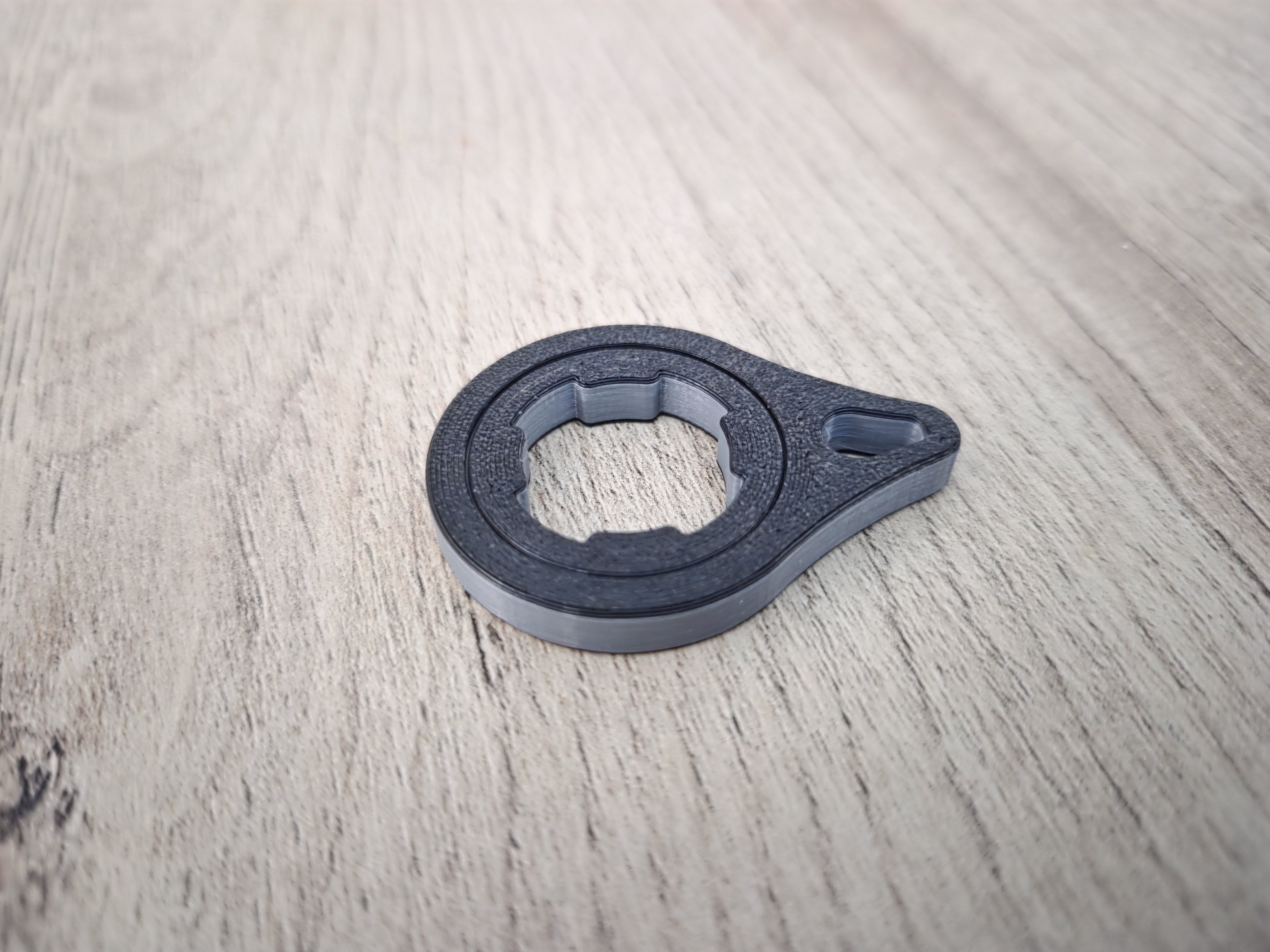 Yet another keychain spinny fidget thingy, print in place