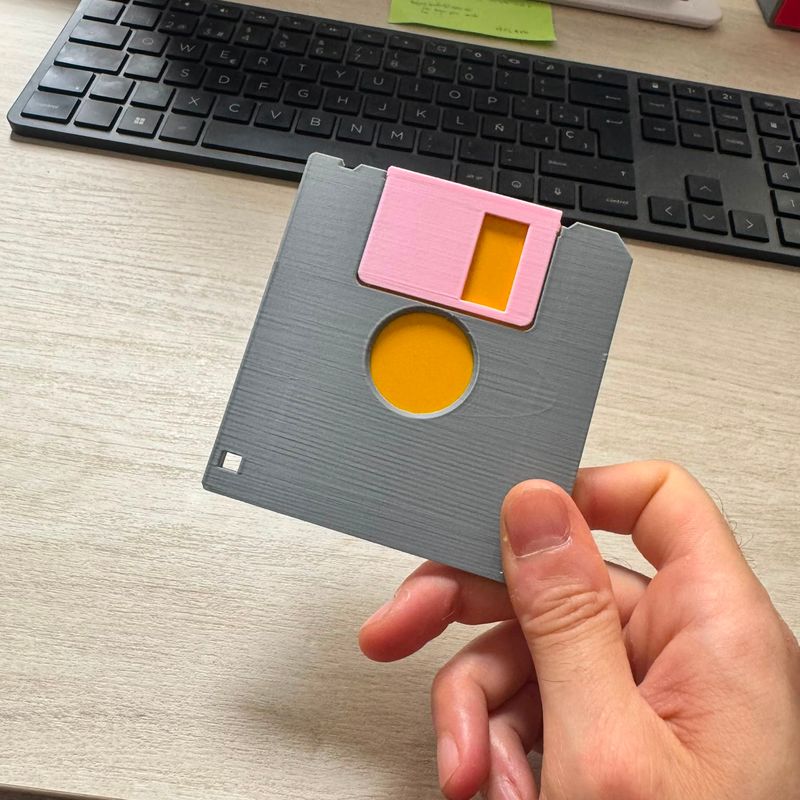 Floppy Disk 3.5 Card Holder by CrappyDesigns | Download free STL model ...