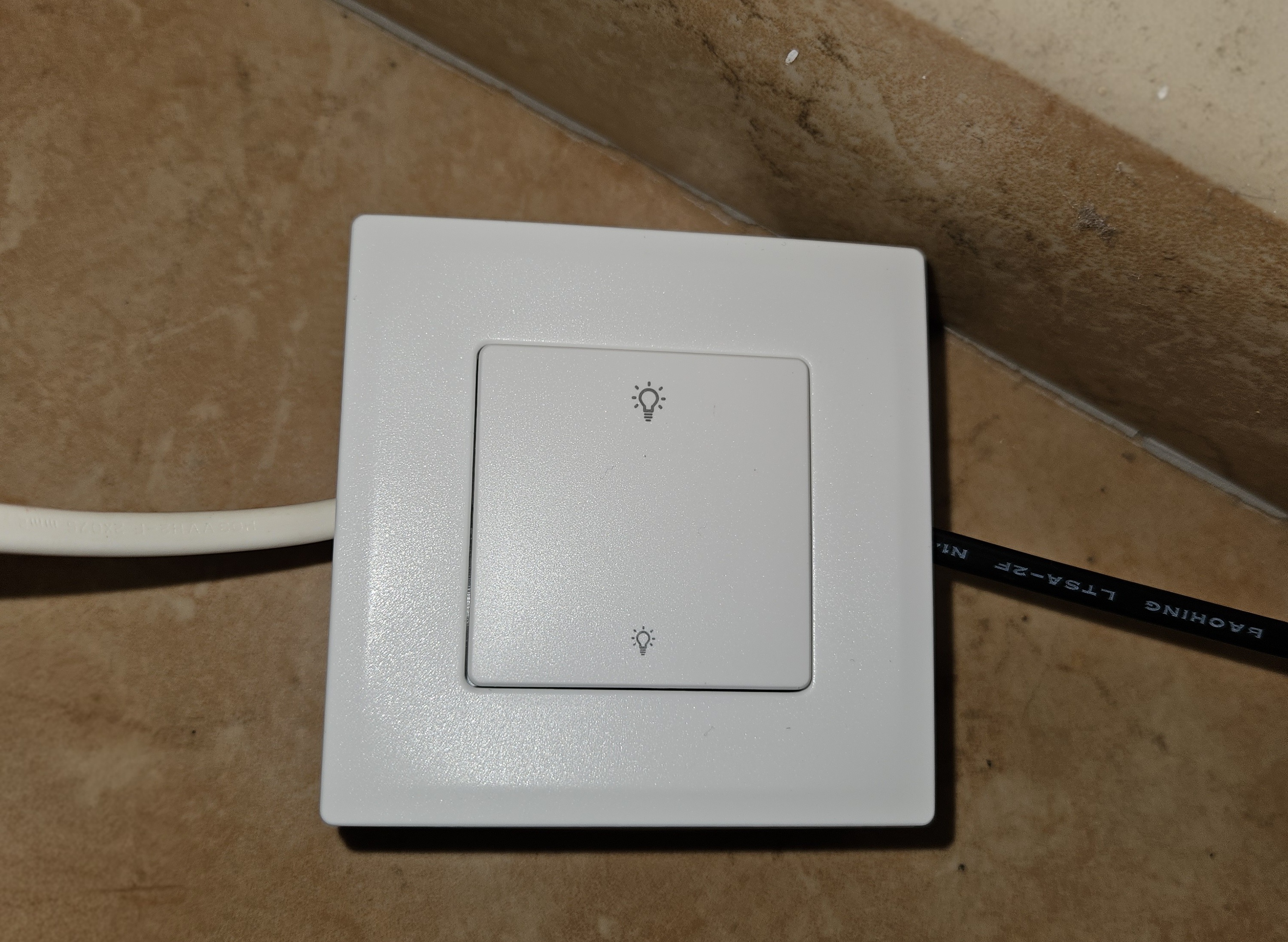 AmazonBasics Dimmer switch housing