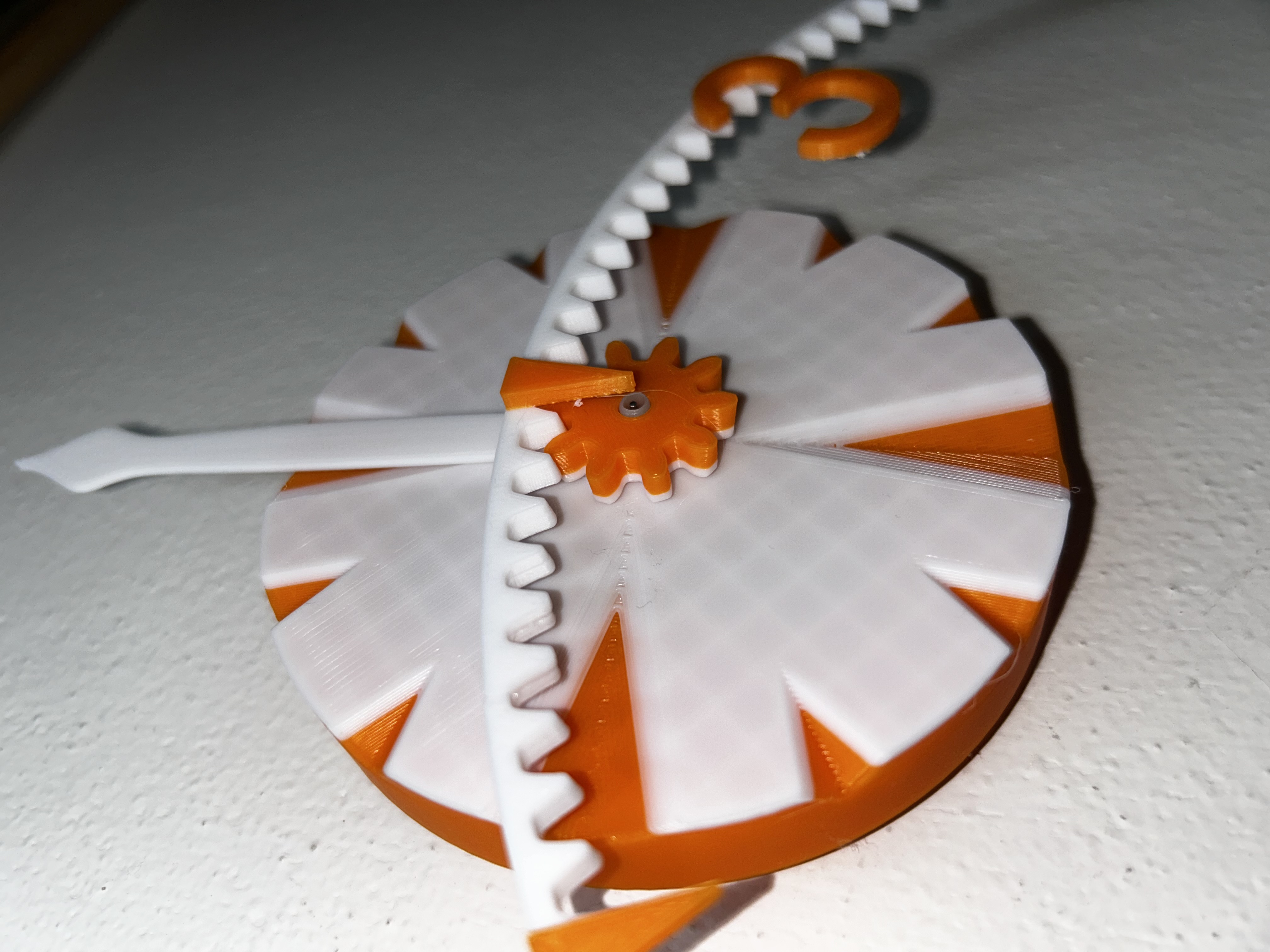 Miniatura 3 do modelo 3D Gravity gear clock
