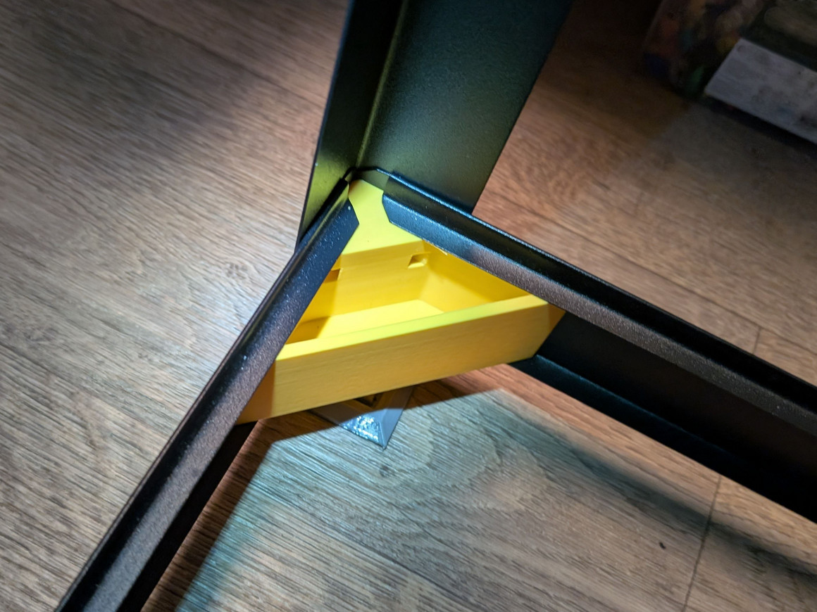 IKEA Bror corner reinforcement