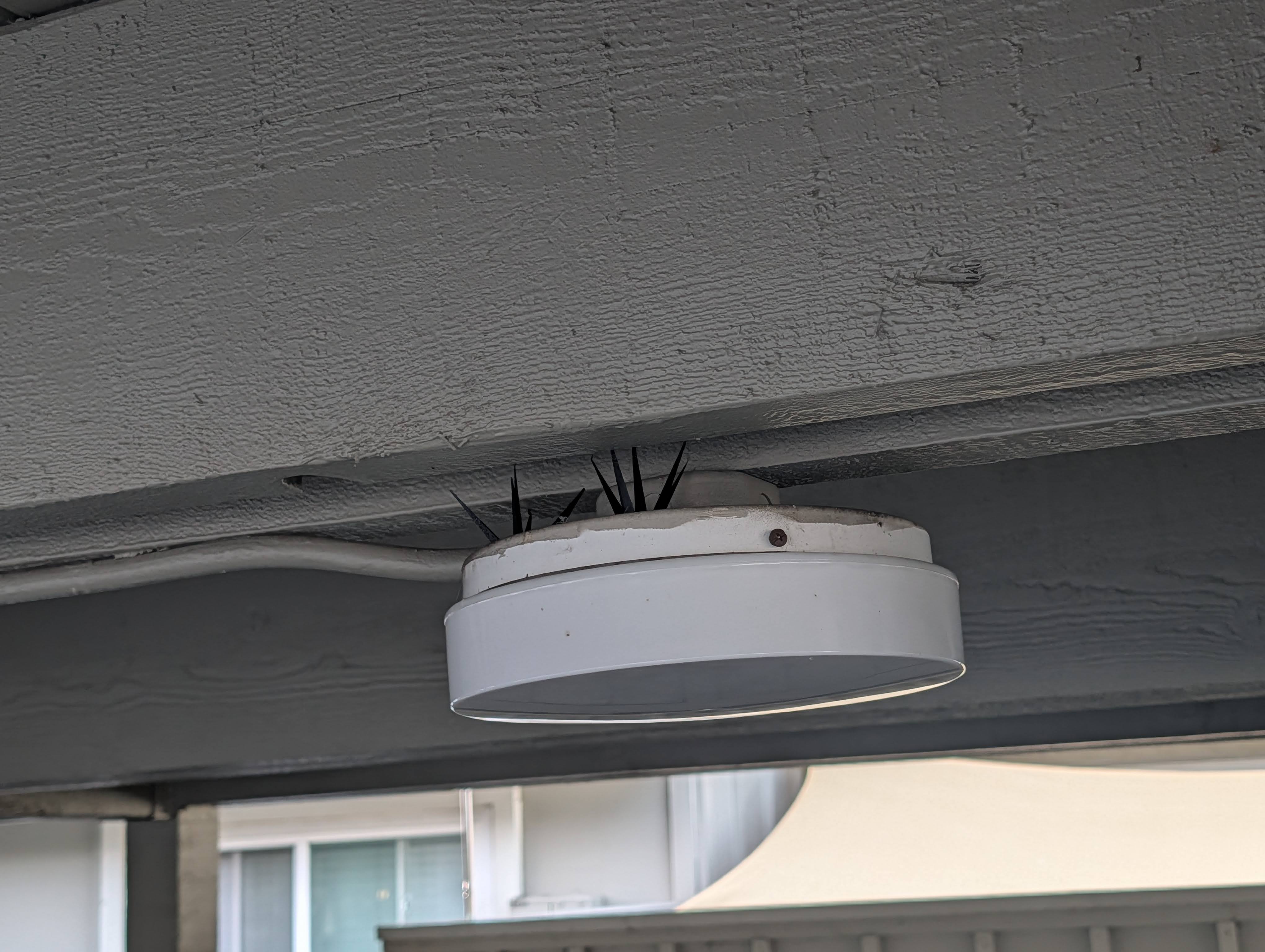 Easy, quick bird deterrent spikes