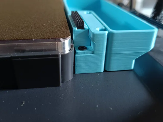Update of this Poop Bin with scrubber holder