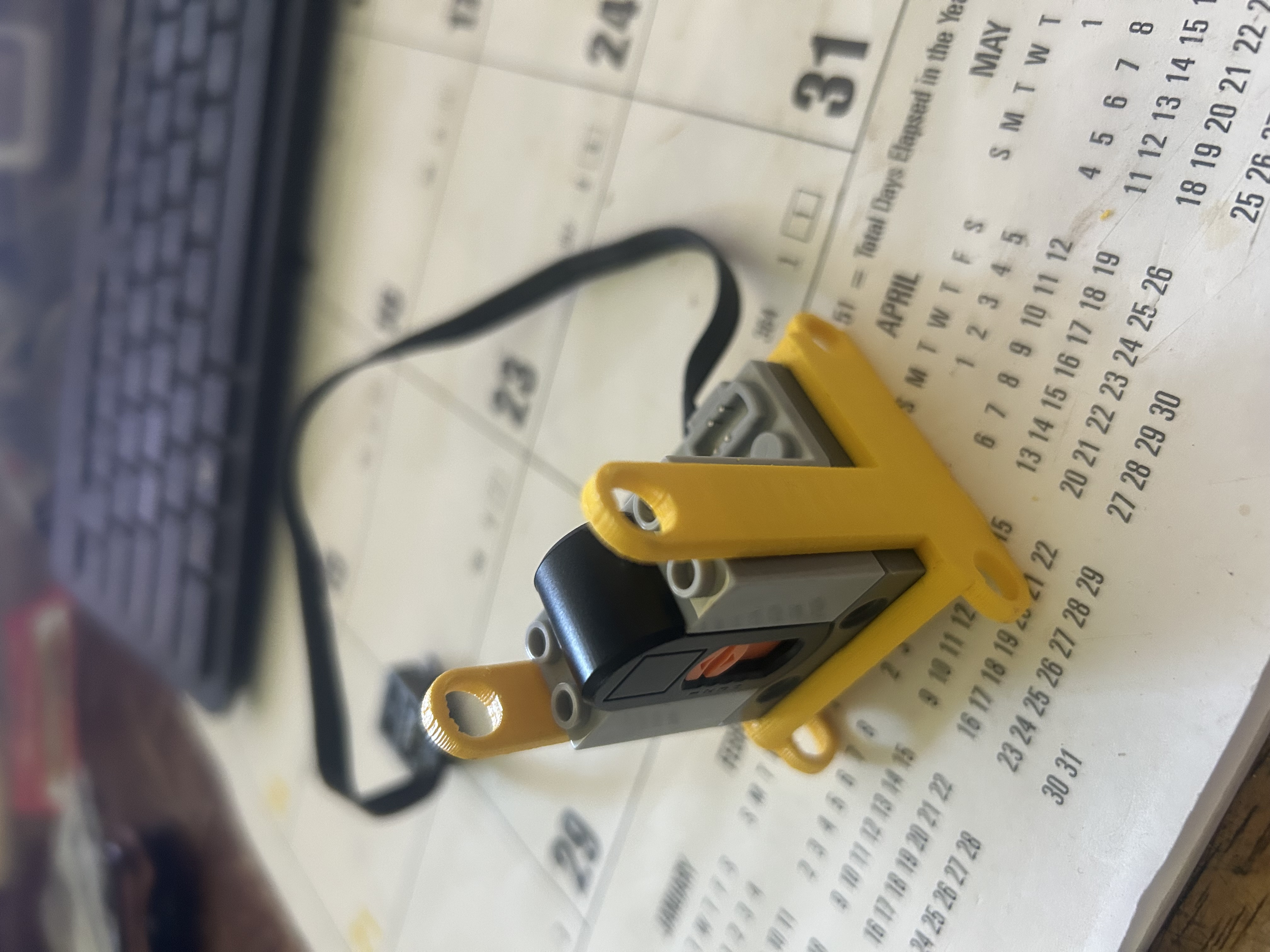 knex to technic IR resever adapter.