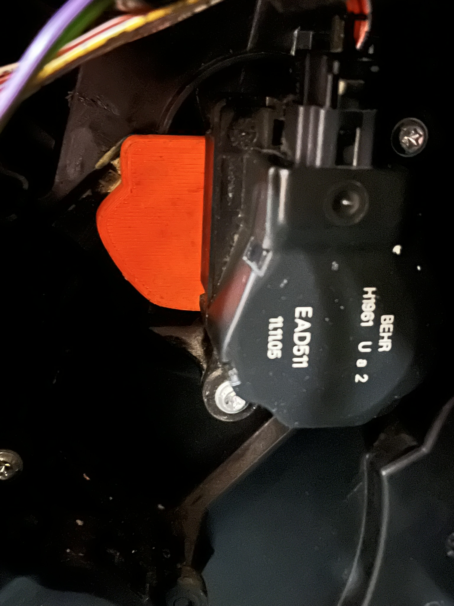 Peugeot 307 SW ventilation flap repair — miniatura 3