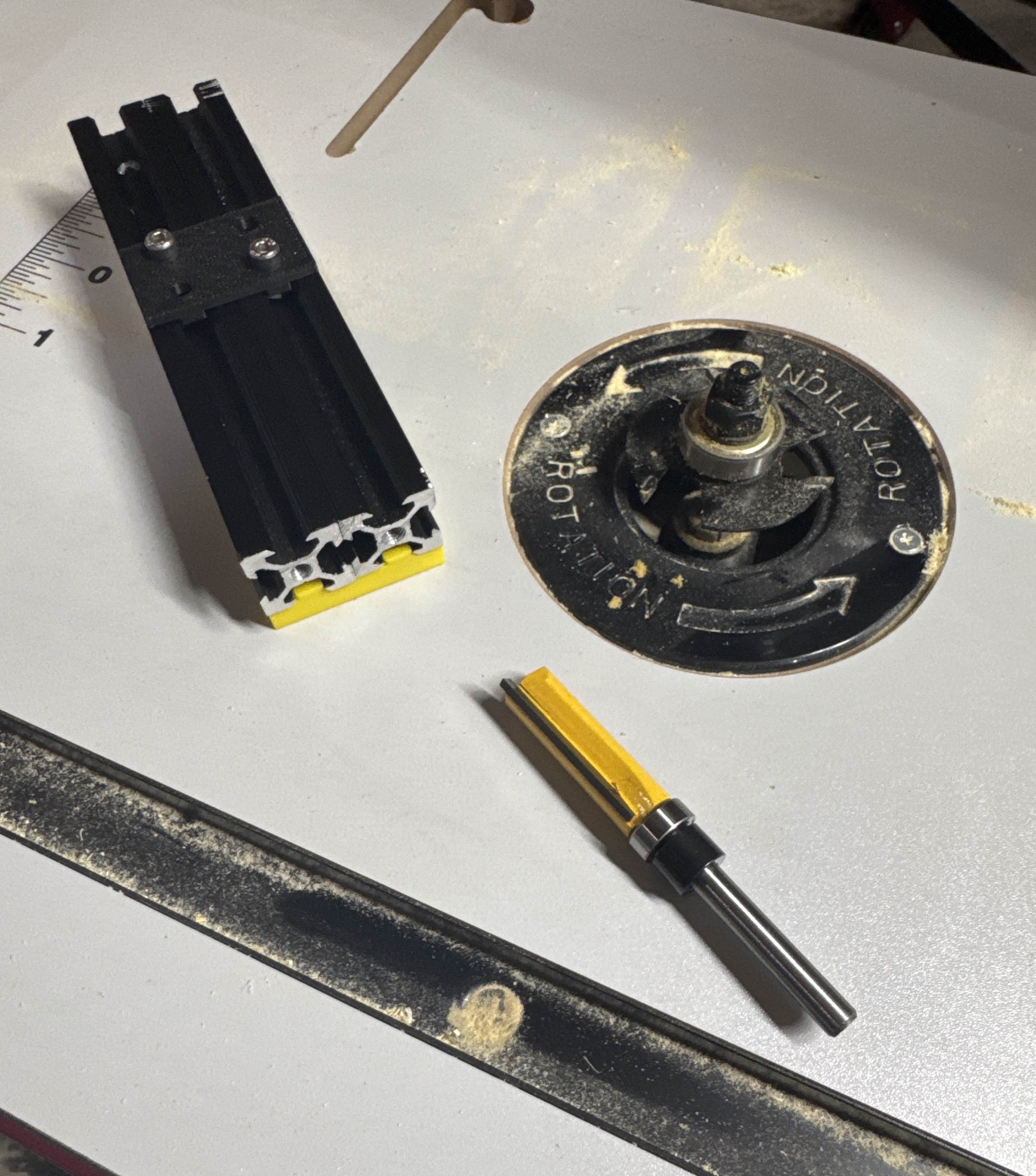 Extrusion joiner