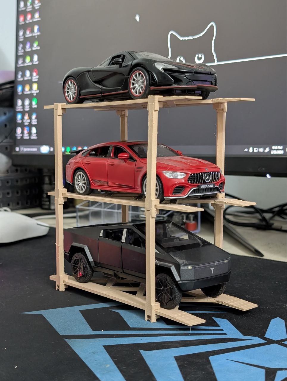 Miniatura 4 do modelo 3D STACKABLE Diecast Car Platform/Shelf 1:32