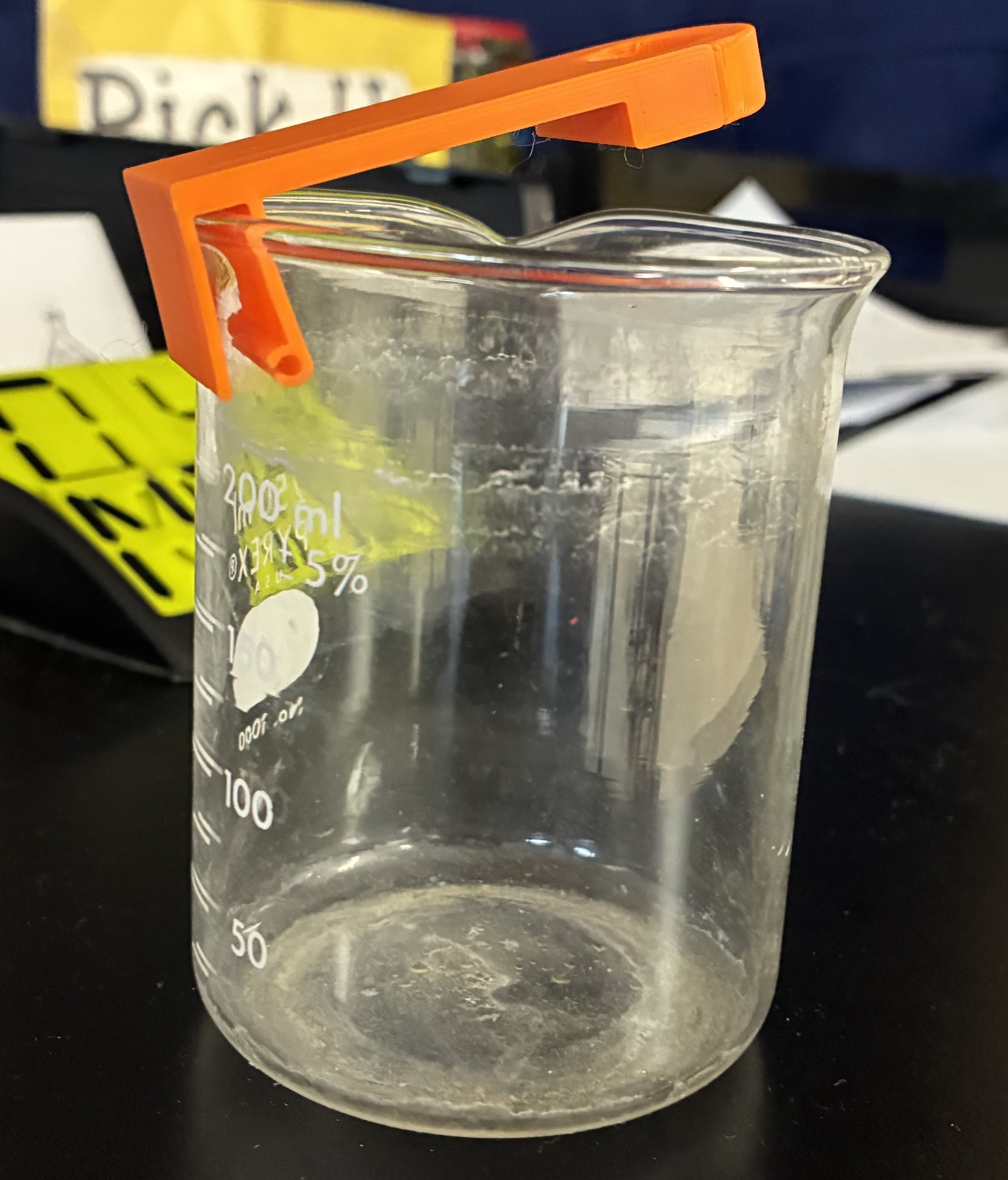 Miniatura 2 do modelo 3D Science Beaker Thermometer Holder