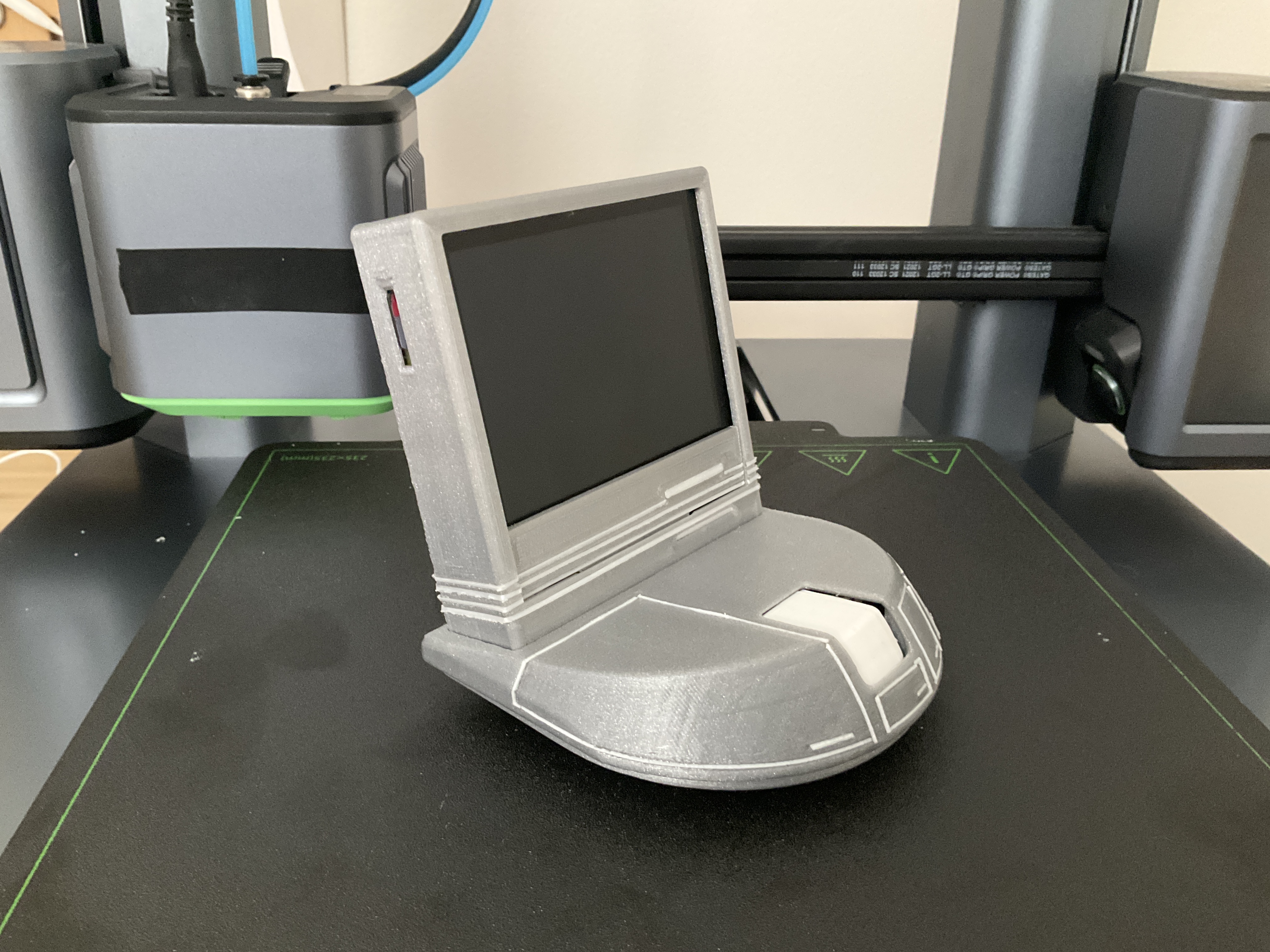 Star Trek Next Generation mini desktop monitor v2
