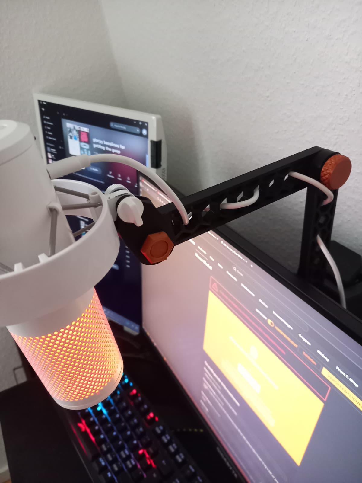 Adapter for Endorfy AXIS Streaming Onyx White