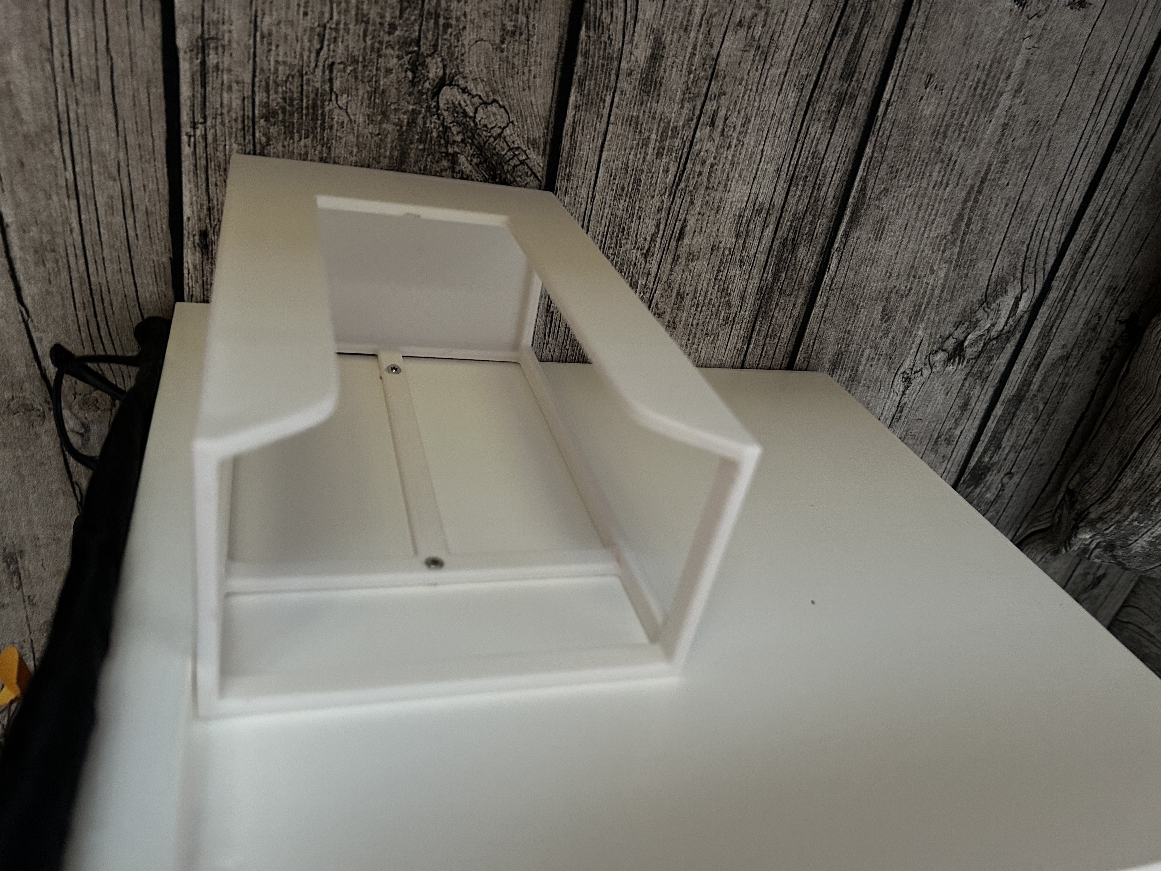 tissue box holder // Taschentuchbox halterung