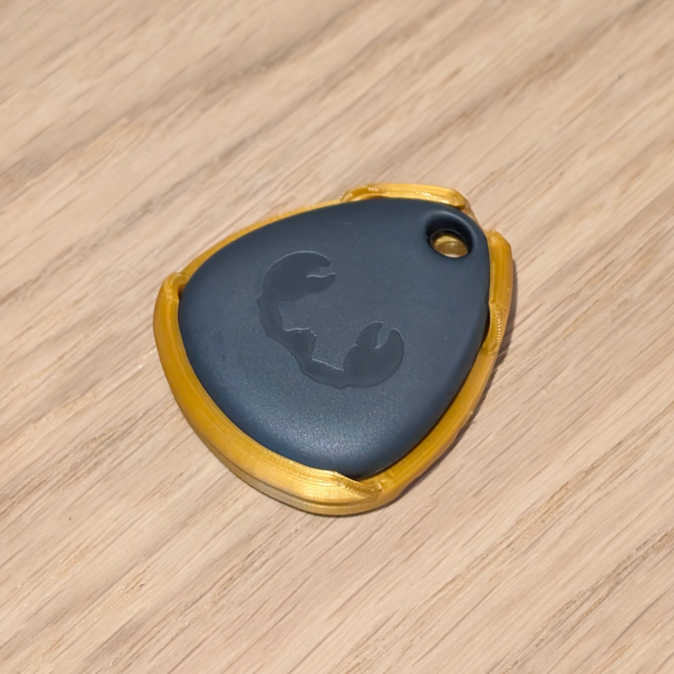 Derivative of "Fresh n Rebel Android tracker keychain"