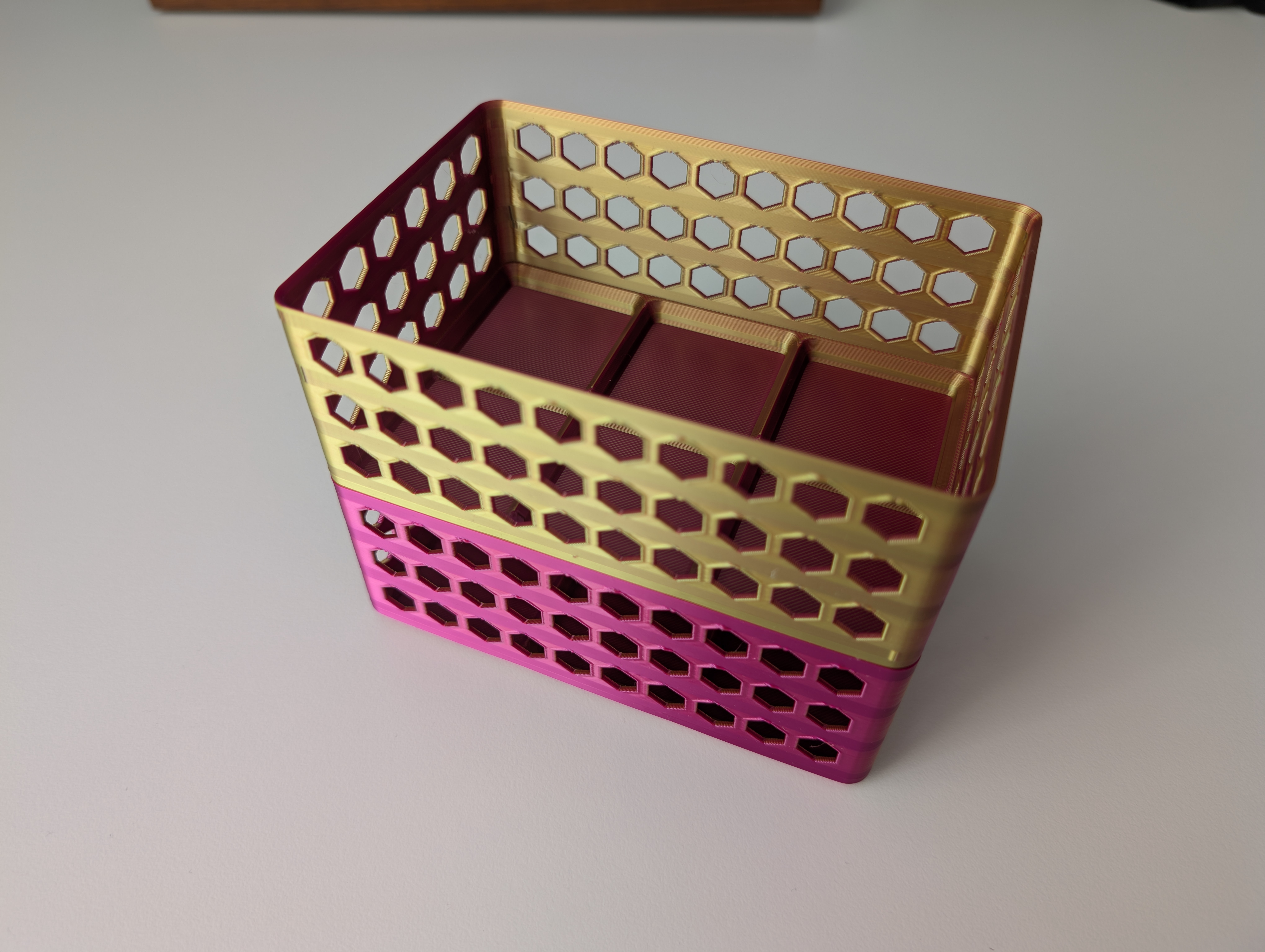 Miniatura 8 do modelo 3D Stackable gridfinity storage basket [PARAMETRIC]