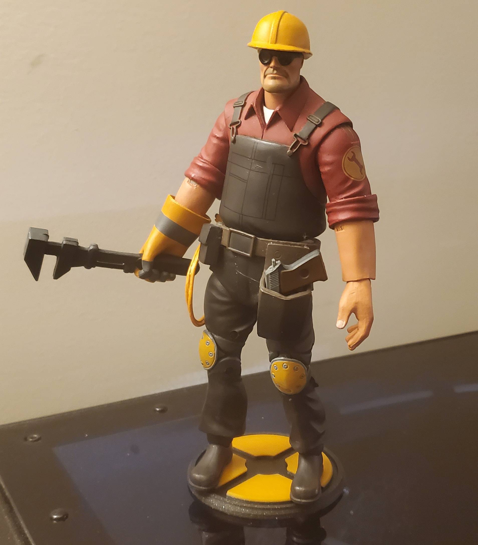 Team Fortress 2: NECA Figure Stand