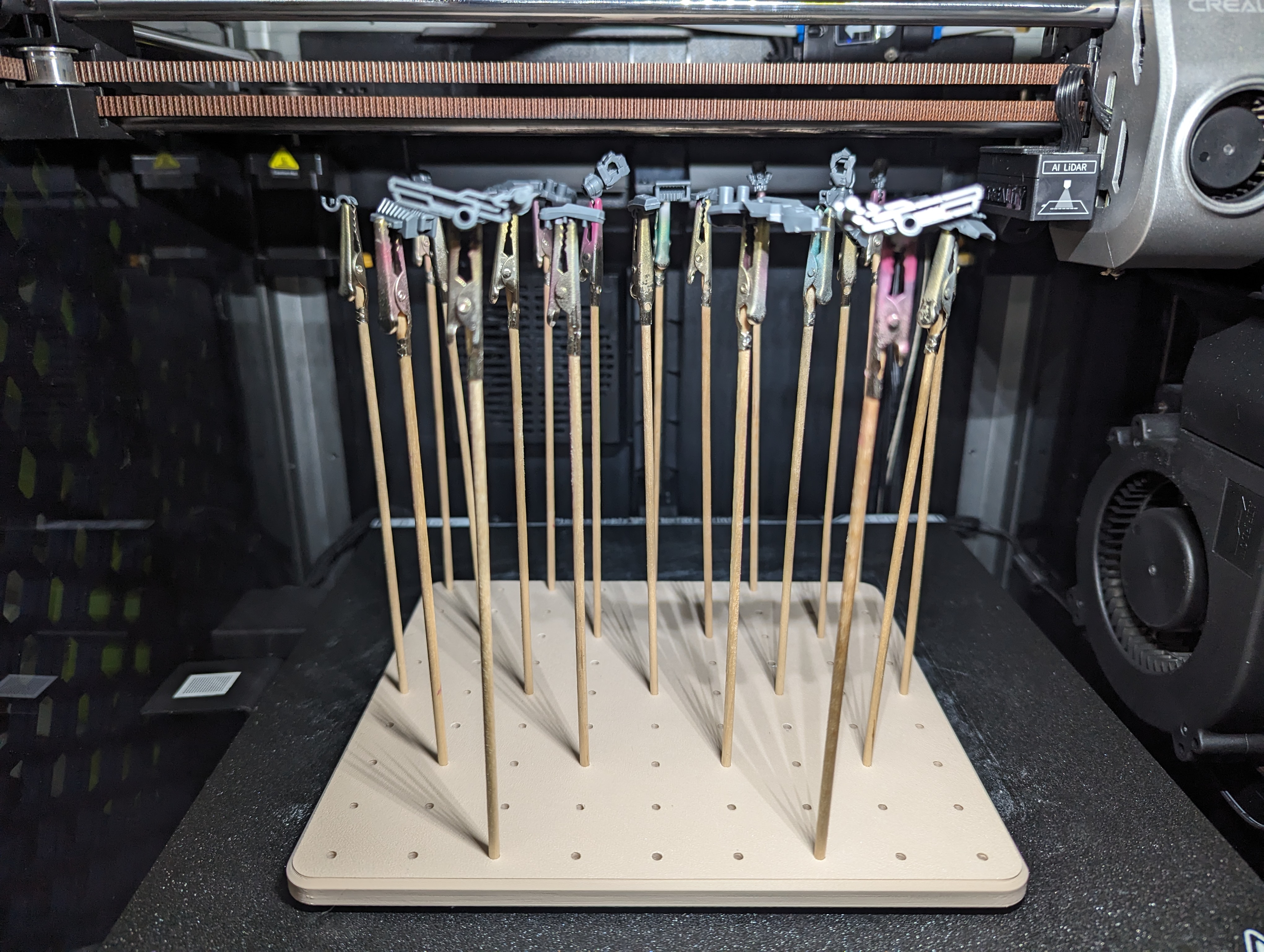 Paint stick / part clip tray for airbrushing models