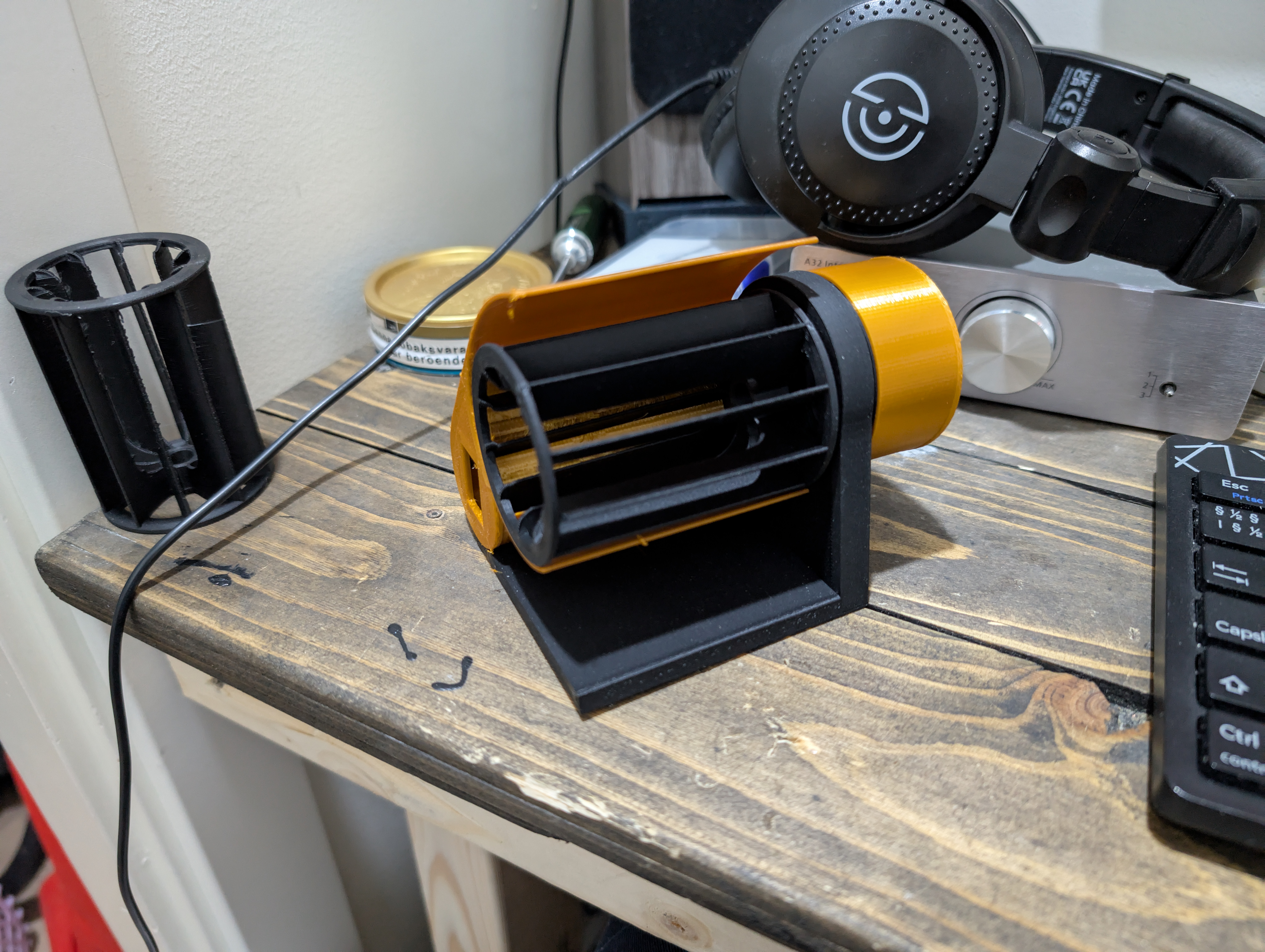 Radial desk fan