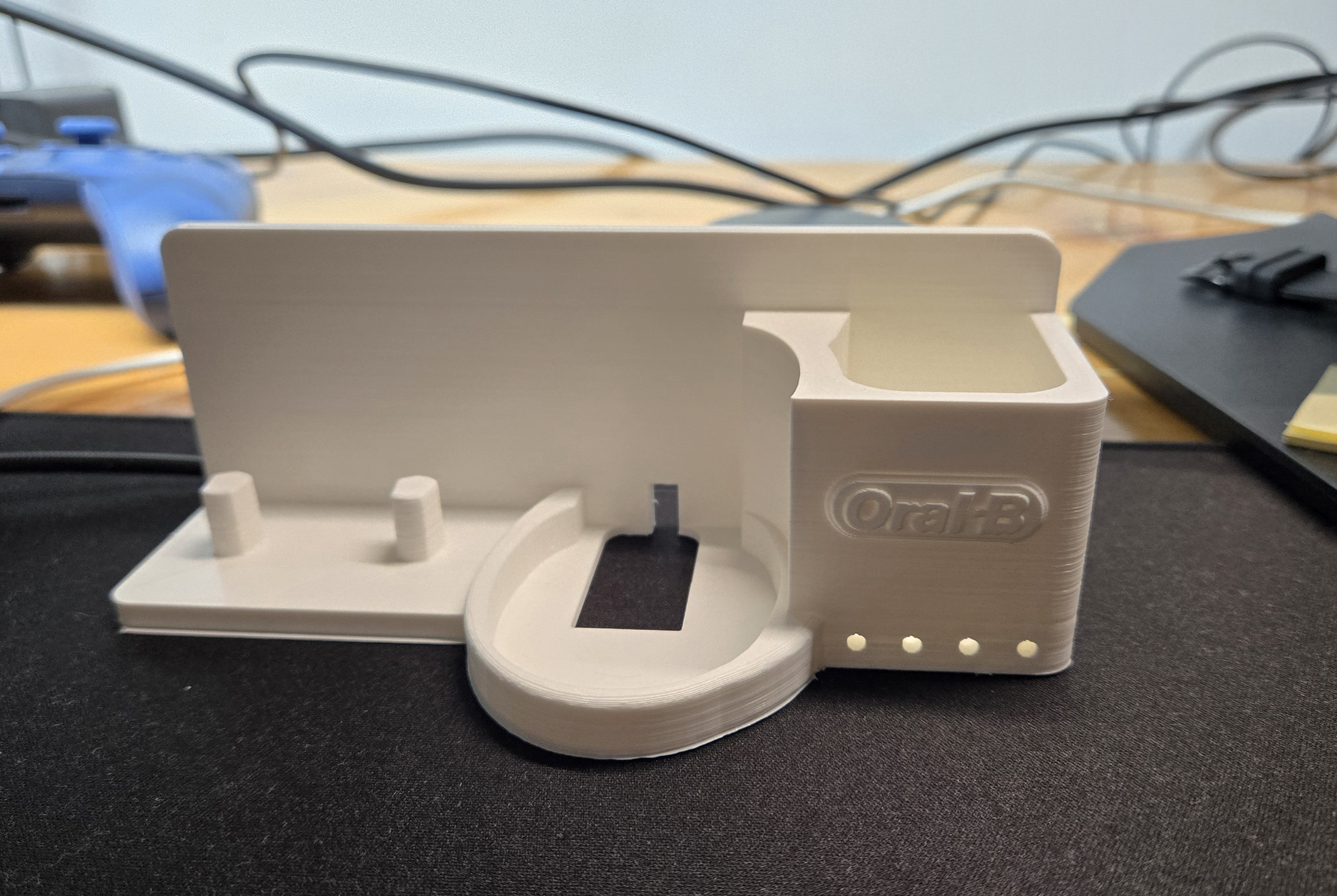 Oral-B 2 Stand + Charger + Toothpaste holder
