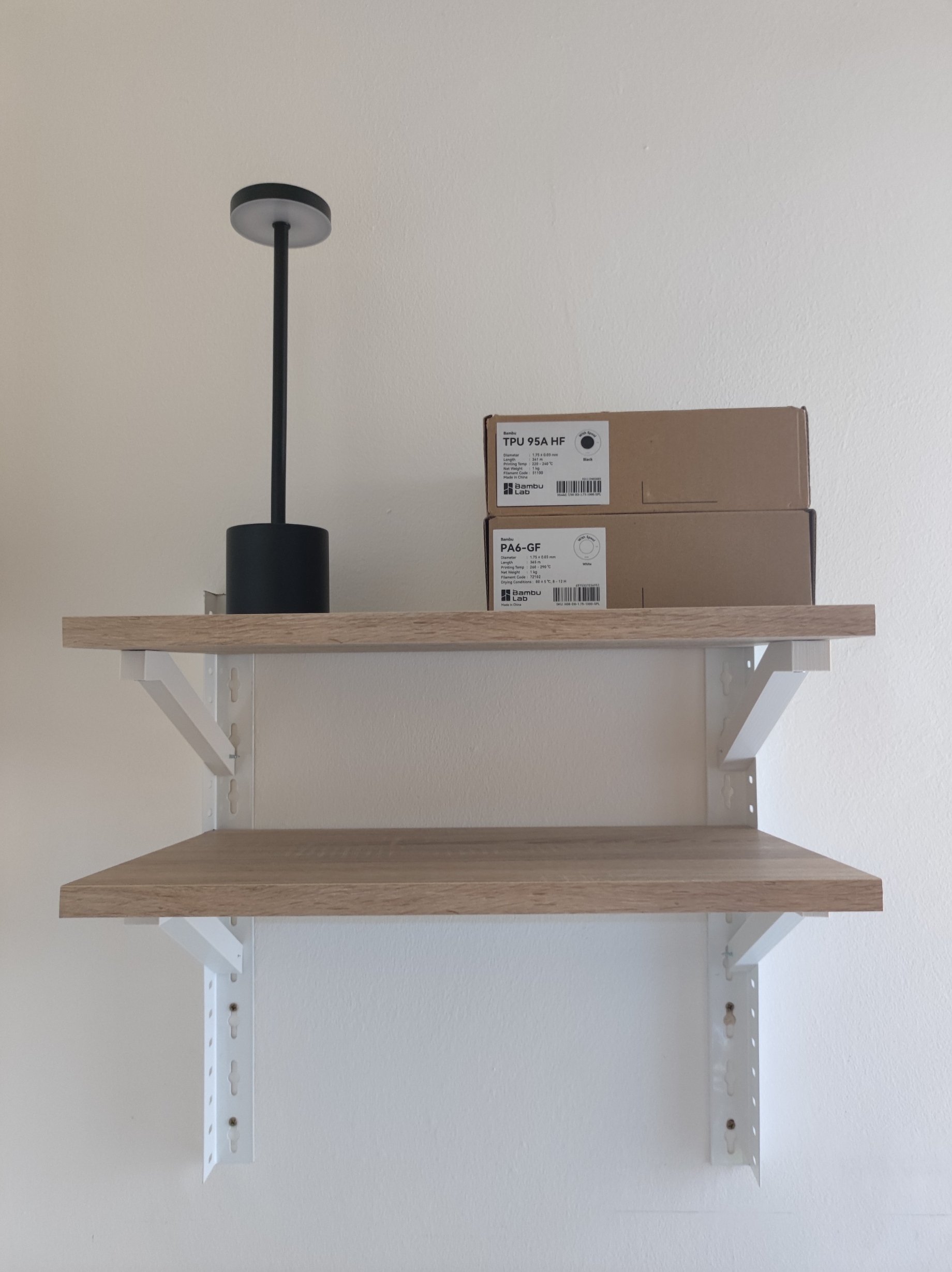 Adjustable Shelf Brackets – Thin & Thick Profiles (3D Printable)