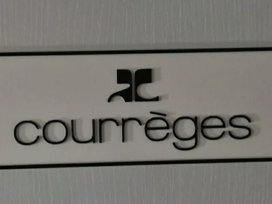 Logo Courrèges