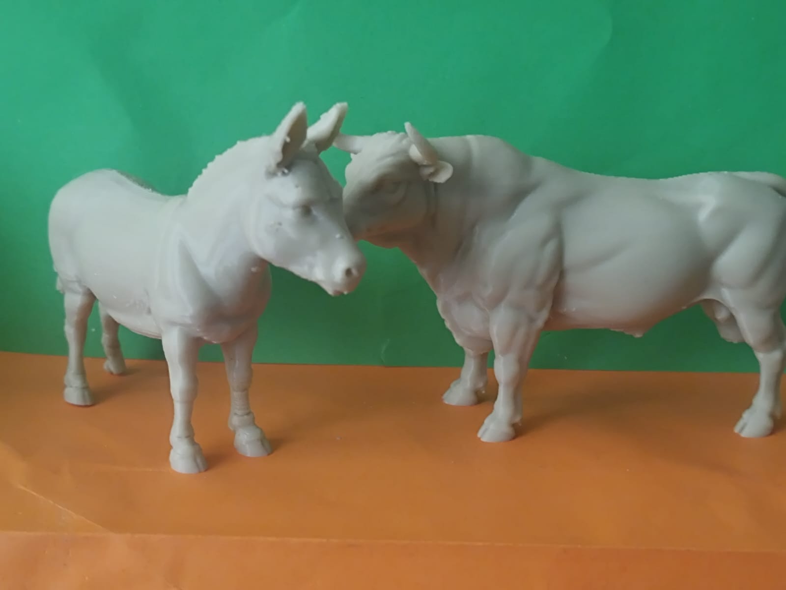 Figures of farm and domestic animals realistics