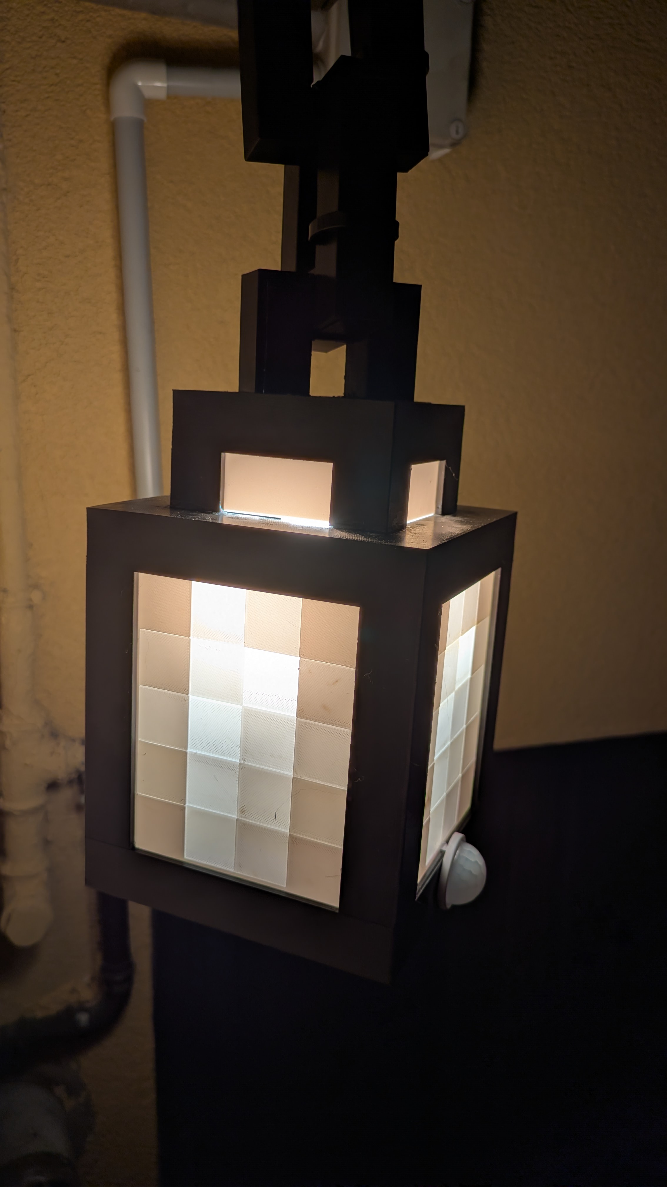Minecraft lantern (improved with holder and tile-glass)