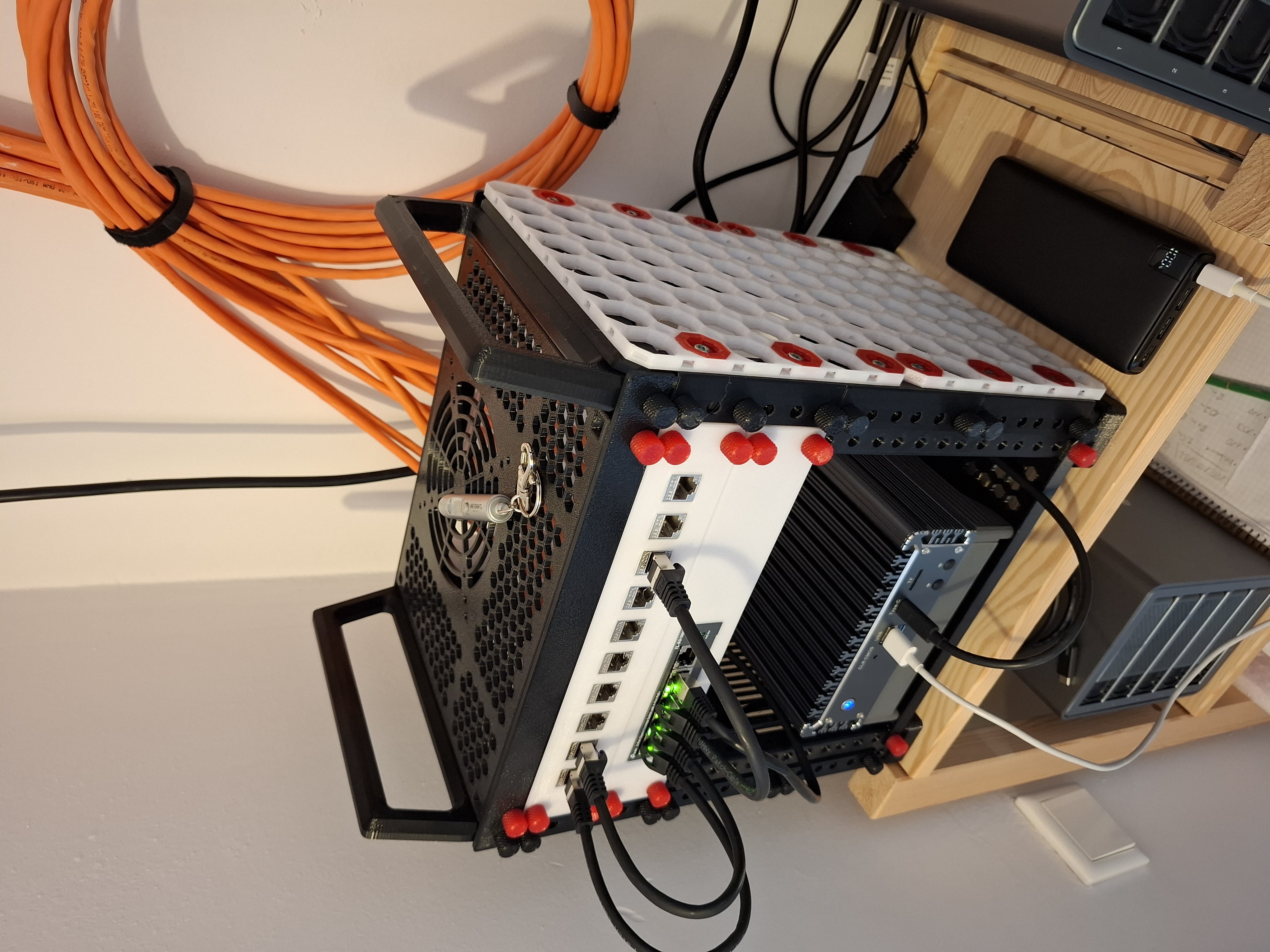 TopPanels to close the gap for Modular 10inch Server Rack
