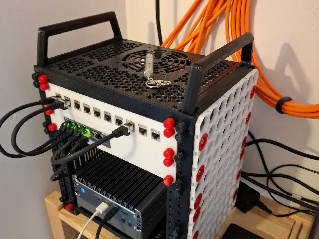 TopPanels to close the gap for Modular 10inch Server Rack