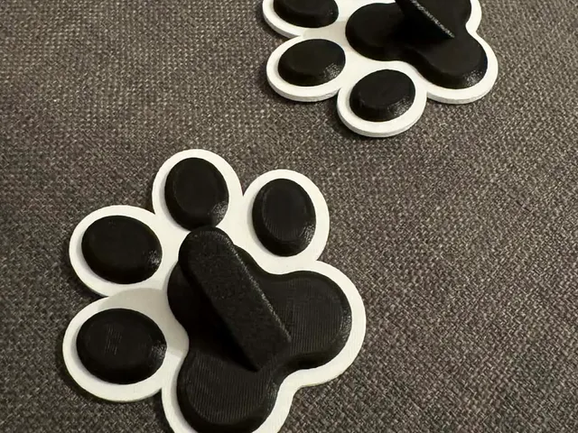 Paw hook