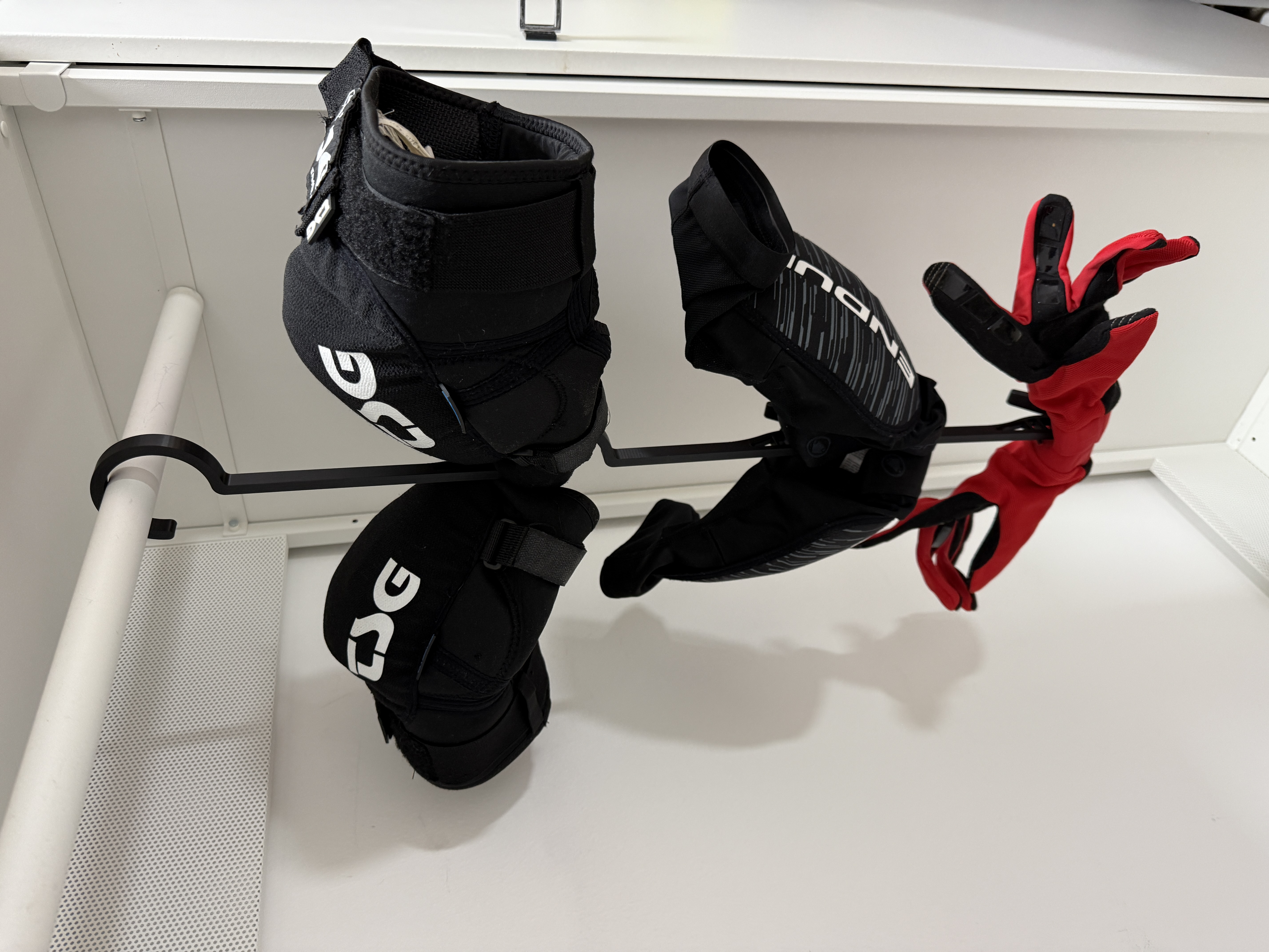 Modular MTB/ Bike protection gear hanger storage
