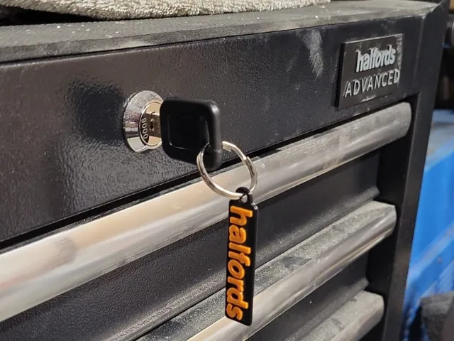 Halfords Keyring