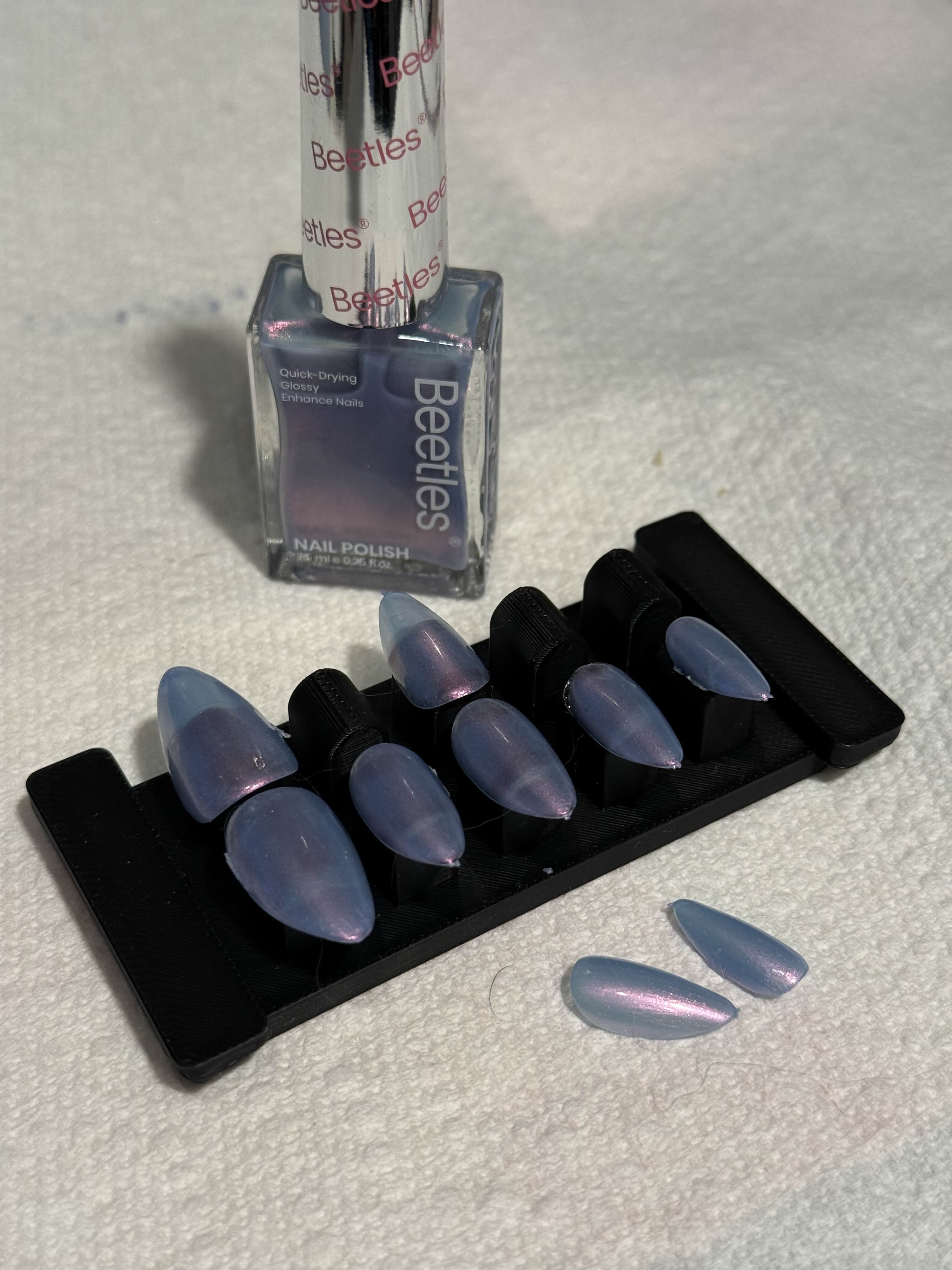 Press On Nails / Gel Nail Tips Painting Stand 3D model