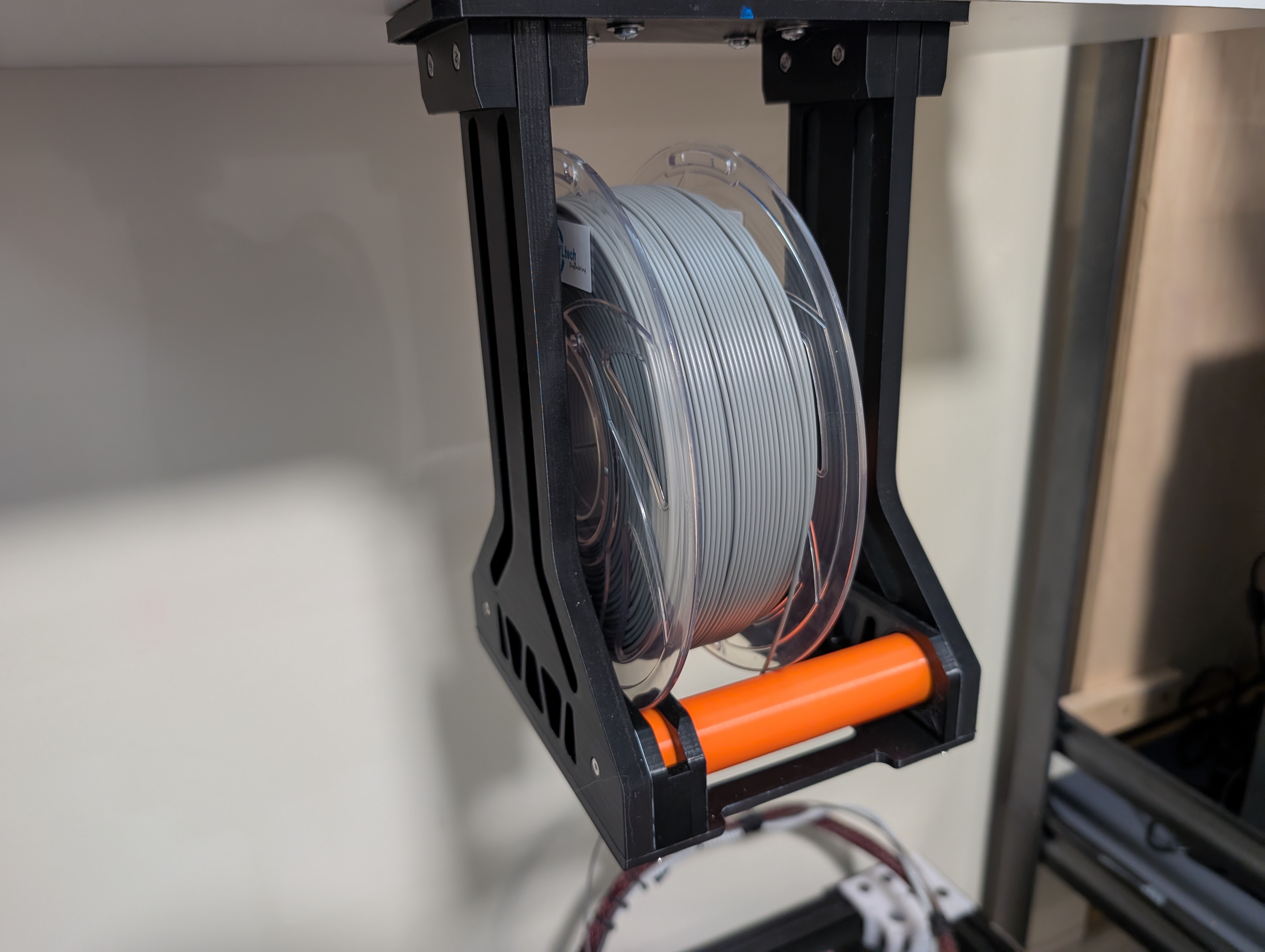 Universal Hanging Spool Holder