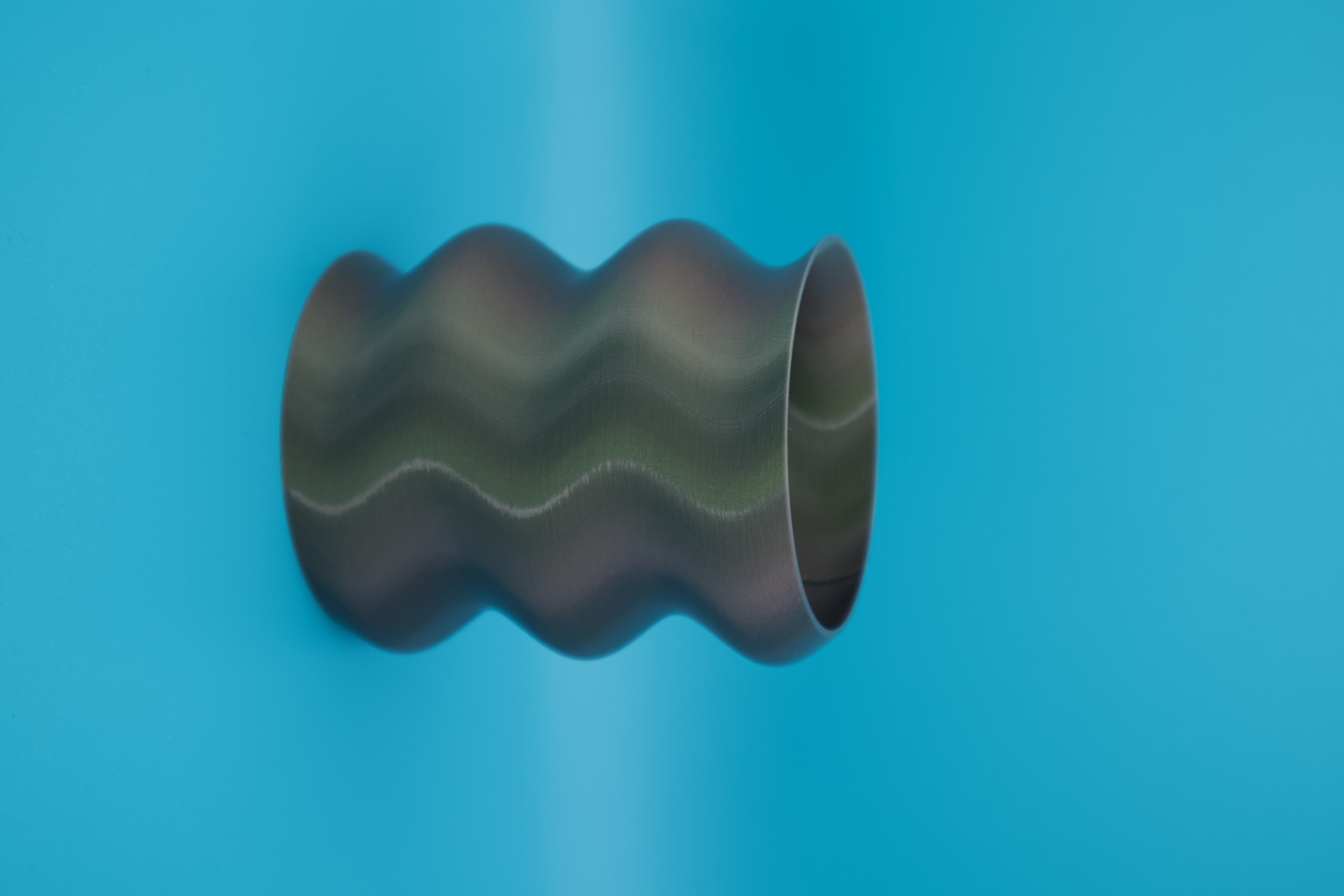 Wavy pencil pot