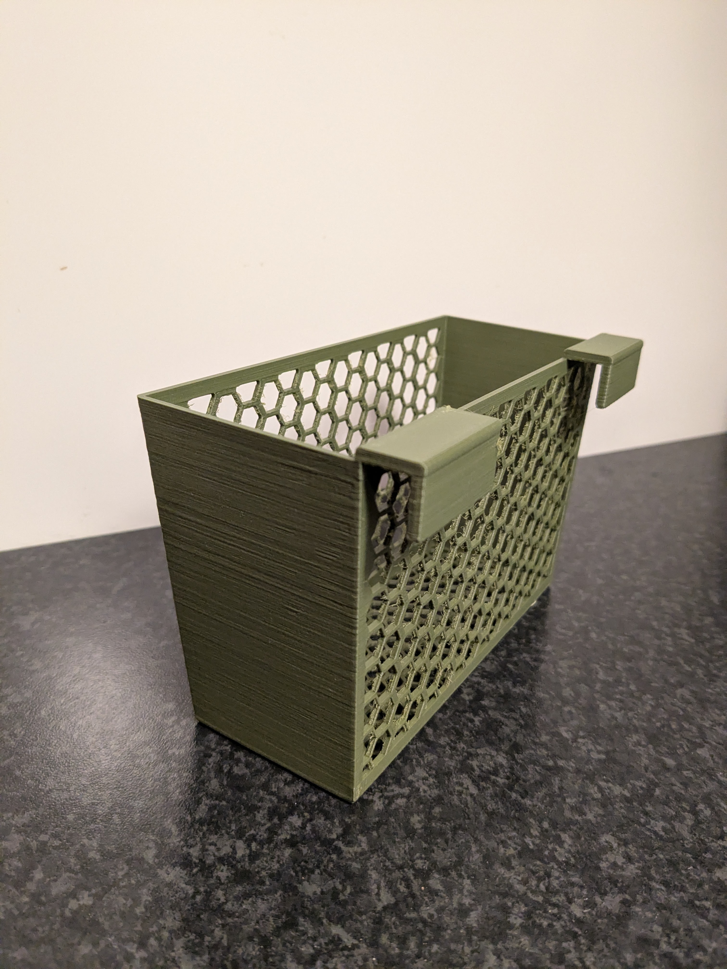 Miniatura 3 do modelo 3D Small lightweight box with hook