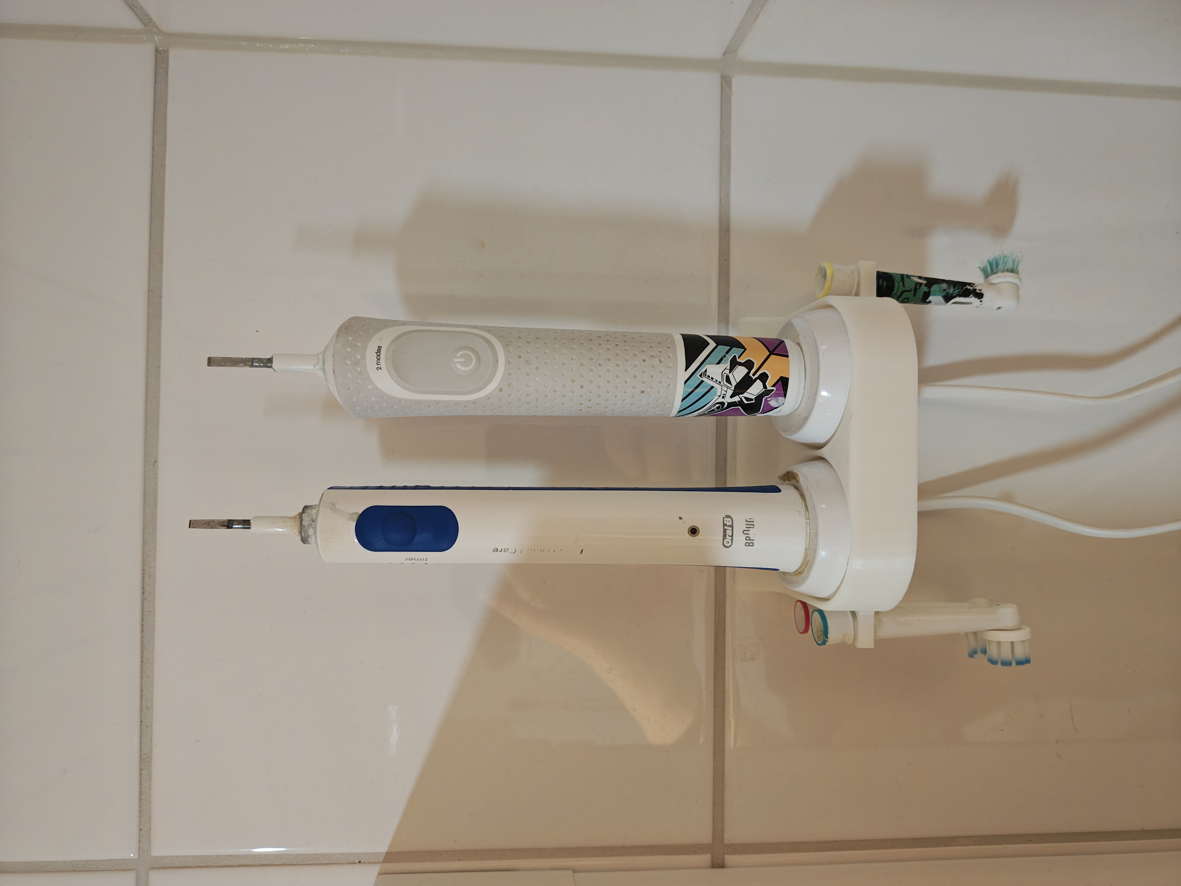 Oral B wall mount