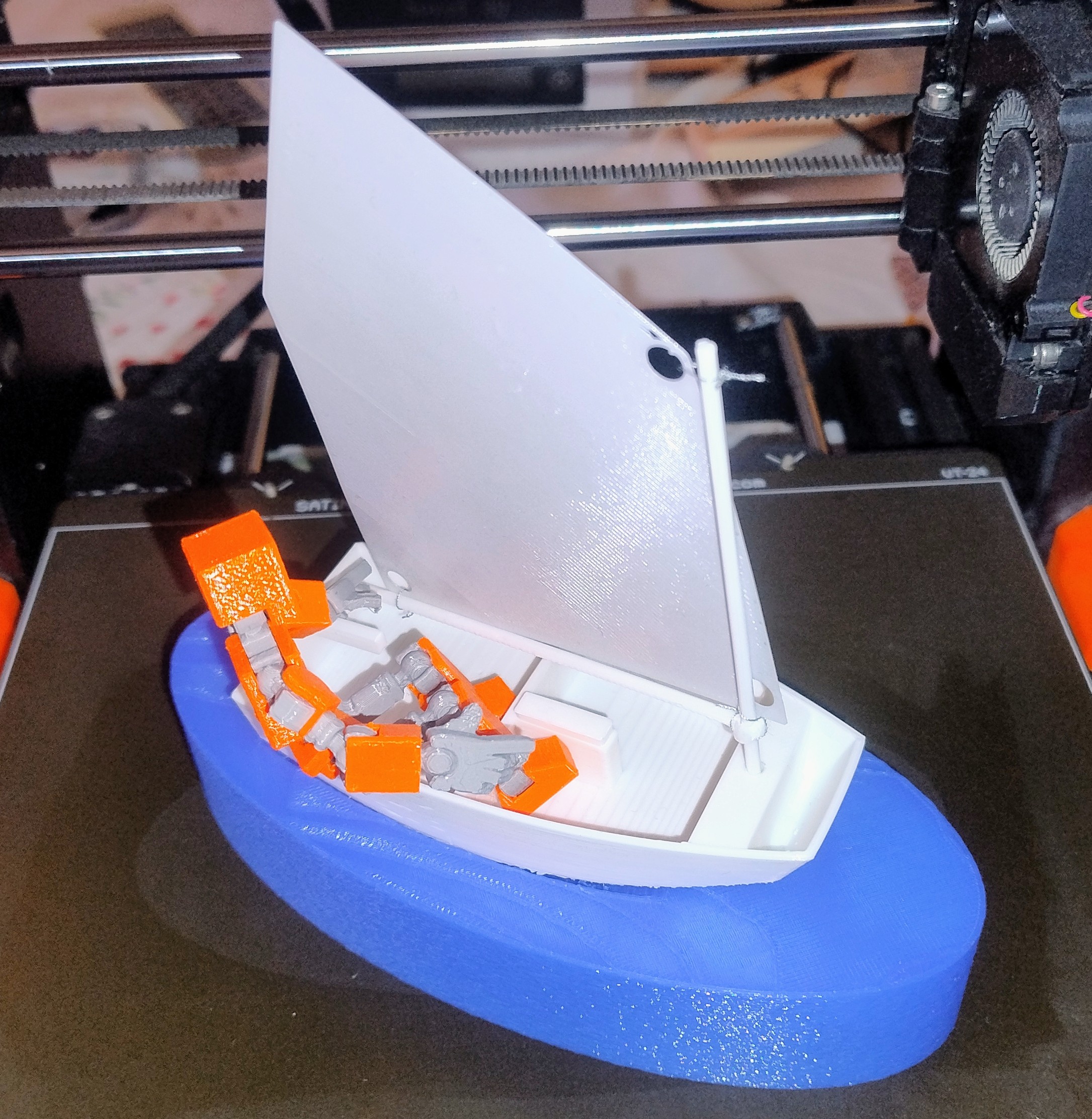 The base of the Optimist yacht model for Lucky13. Podstawa modelu jachtu Optymist dla Lucky13