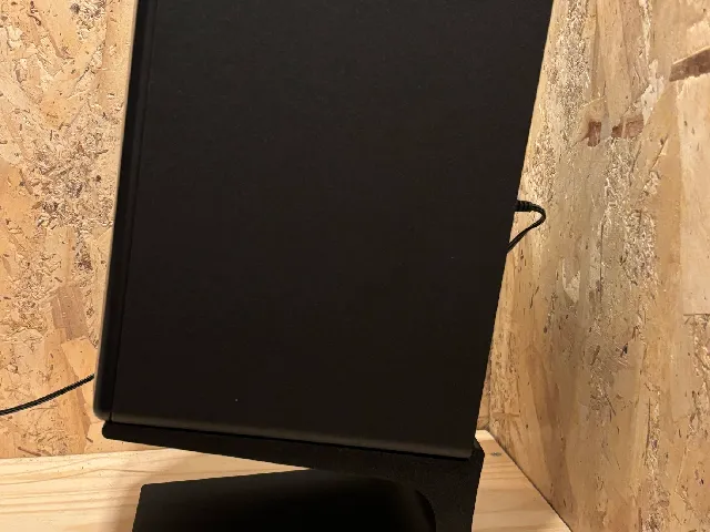 Wavetable desktop stand for M-AUDIO BX4 speakers