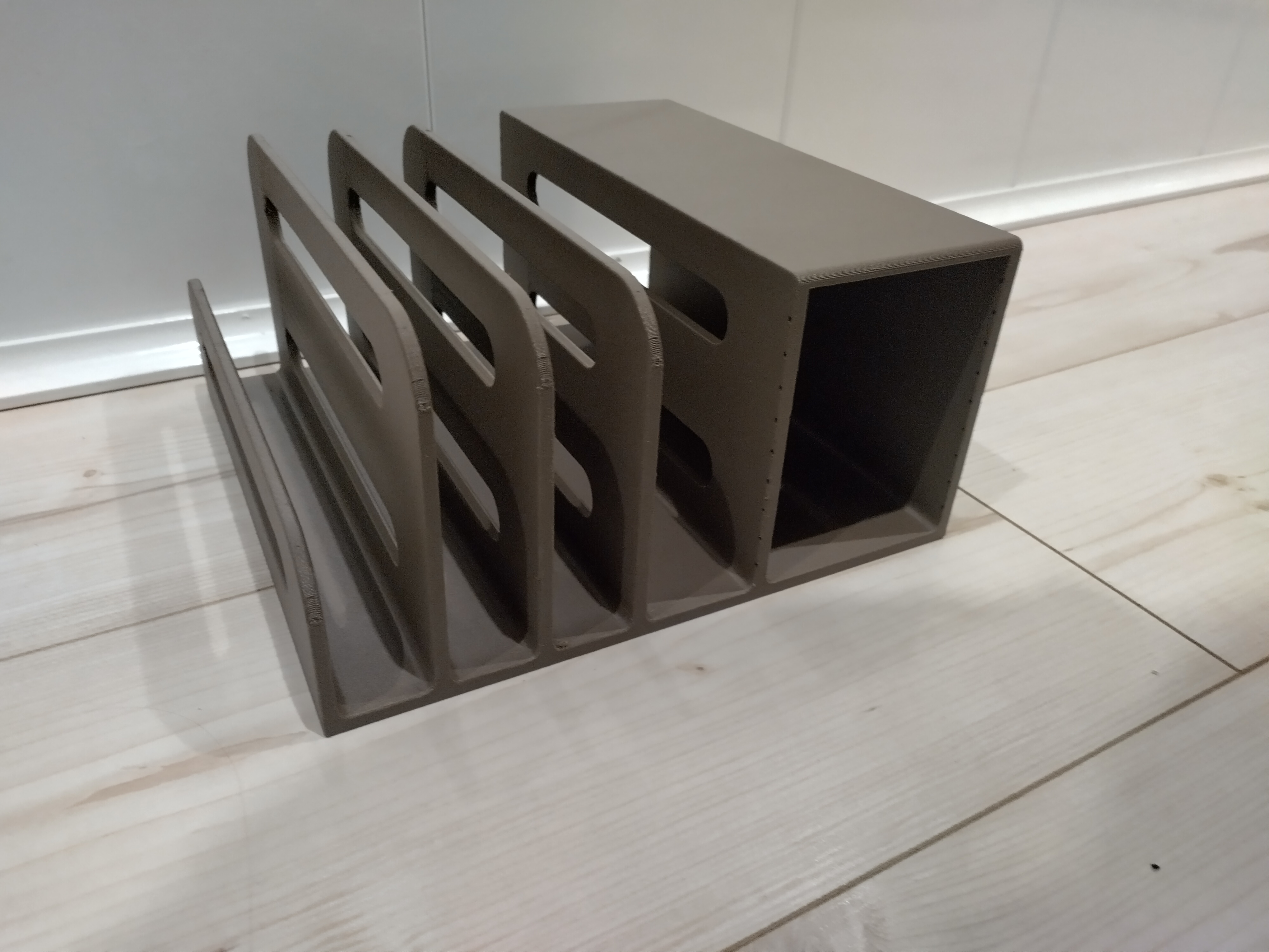 laptop / tablet stand for up to 4 devices
