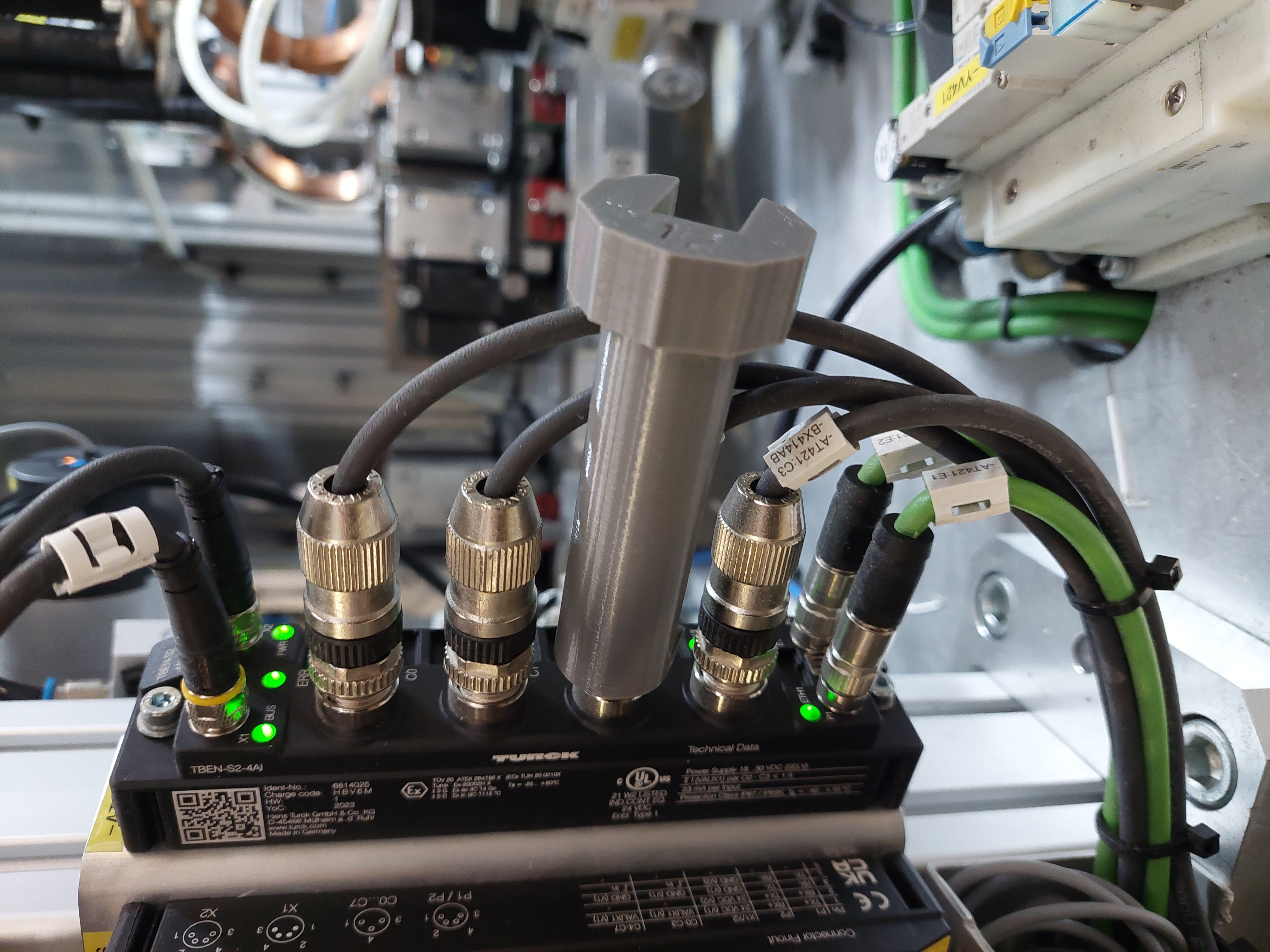 Sensor connector wrench. Klíč na senzorový konektor.