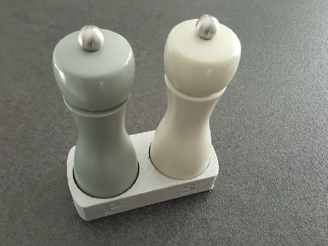 Salt and pepper stand