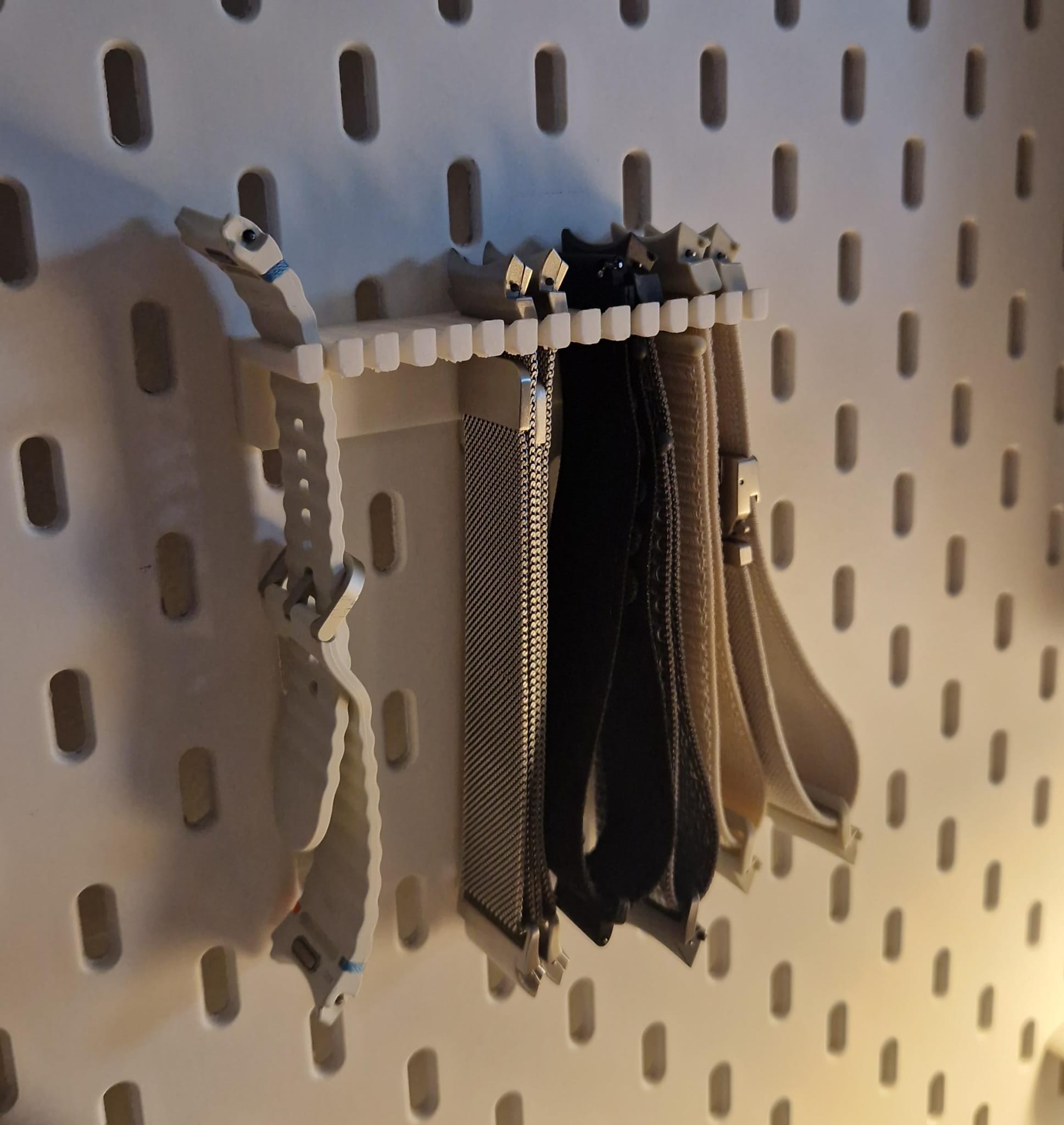 Smartwatch watchband holder IKEA Skadis