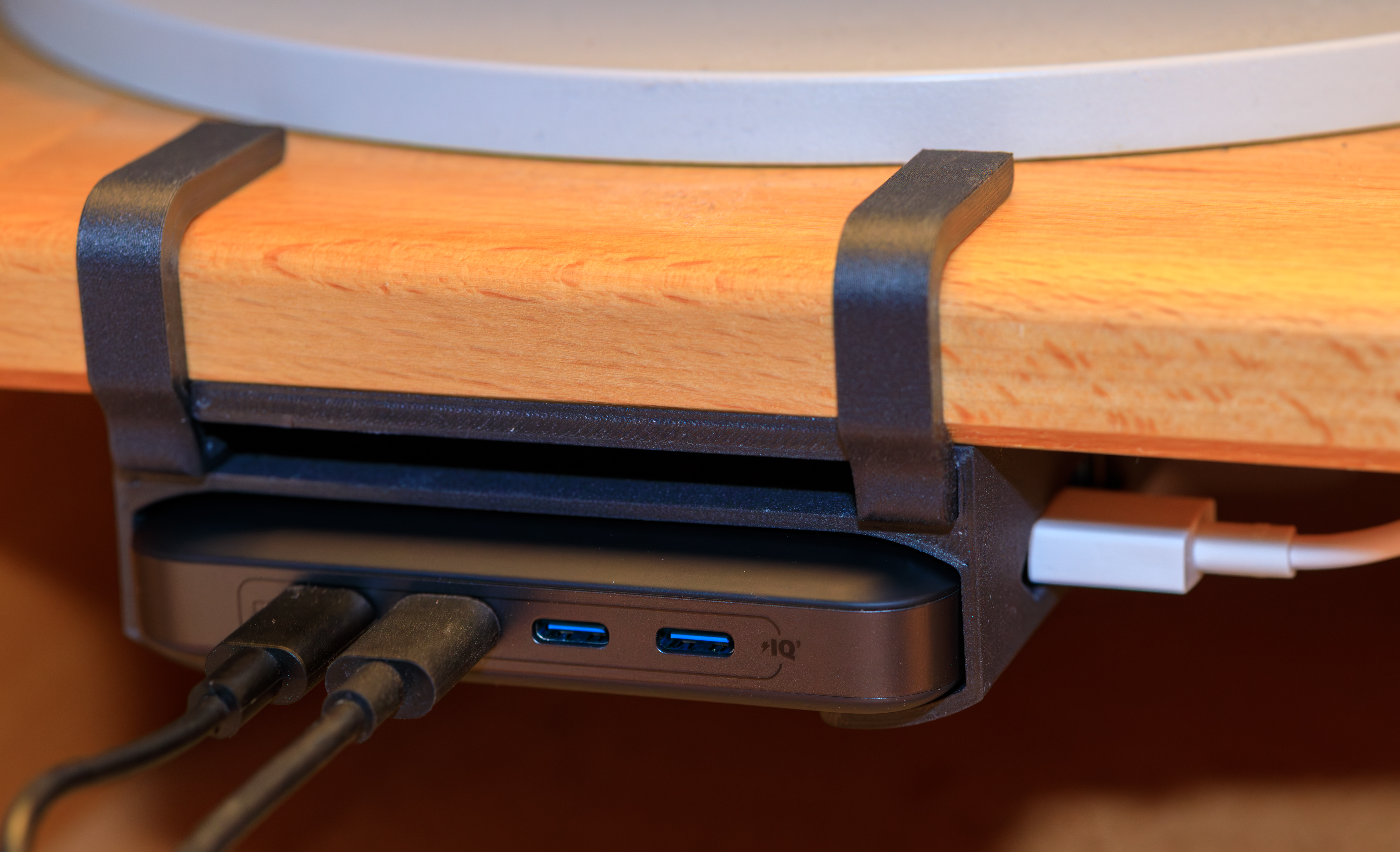 Anker Nano Charger Desk Mount