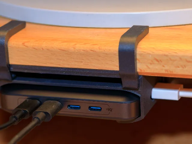 Anker Nano Charger Desk Mount